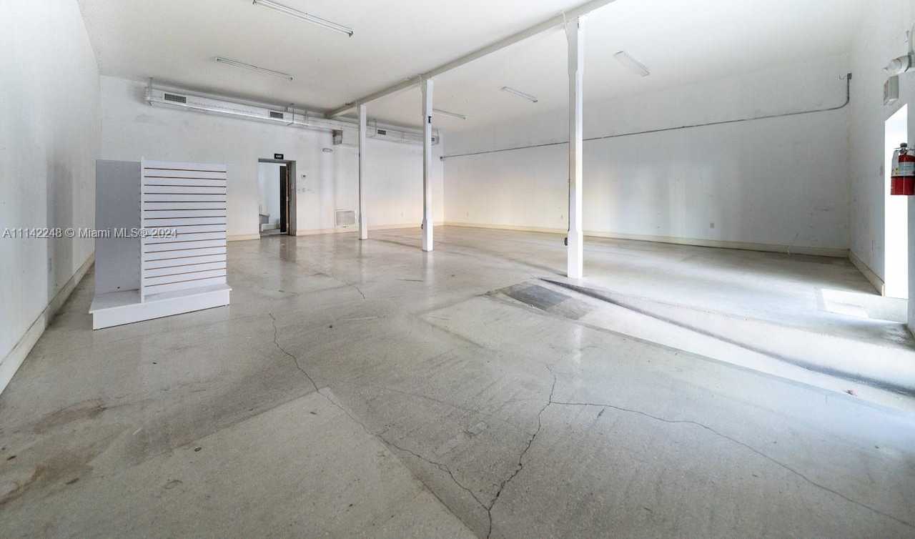 Small Image of 1525 NW 3rd Ave, Miami, FL 33136, USA Number 14
