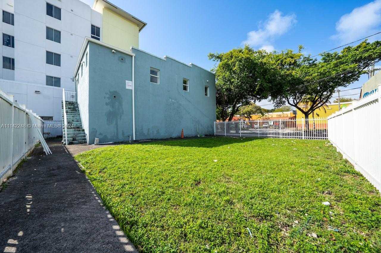 Small Image of 1525 NW 3rd Ave, Miami, FL 33136, USA Number 6