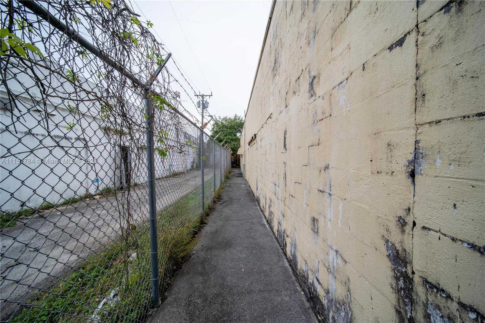 Small Image of 1040 EAST 26TH STREET, Hialeah Number 27