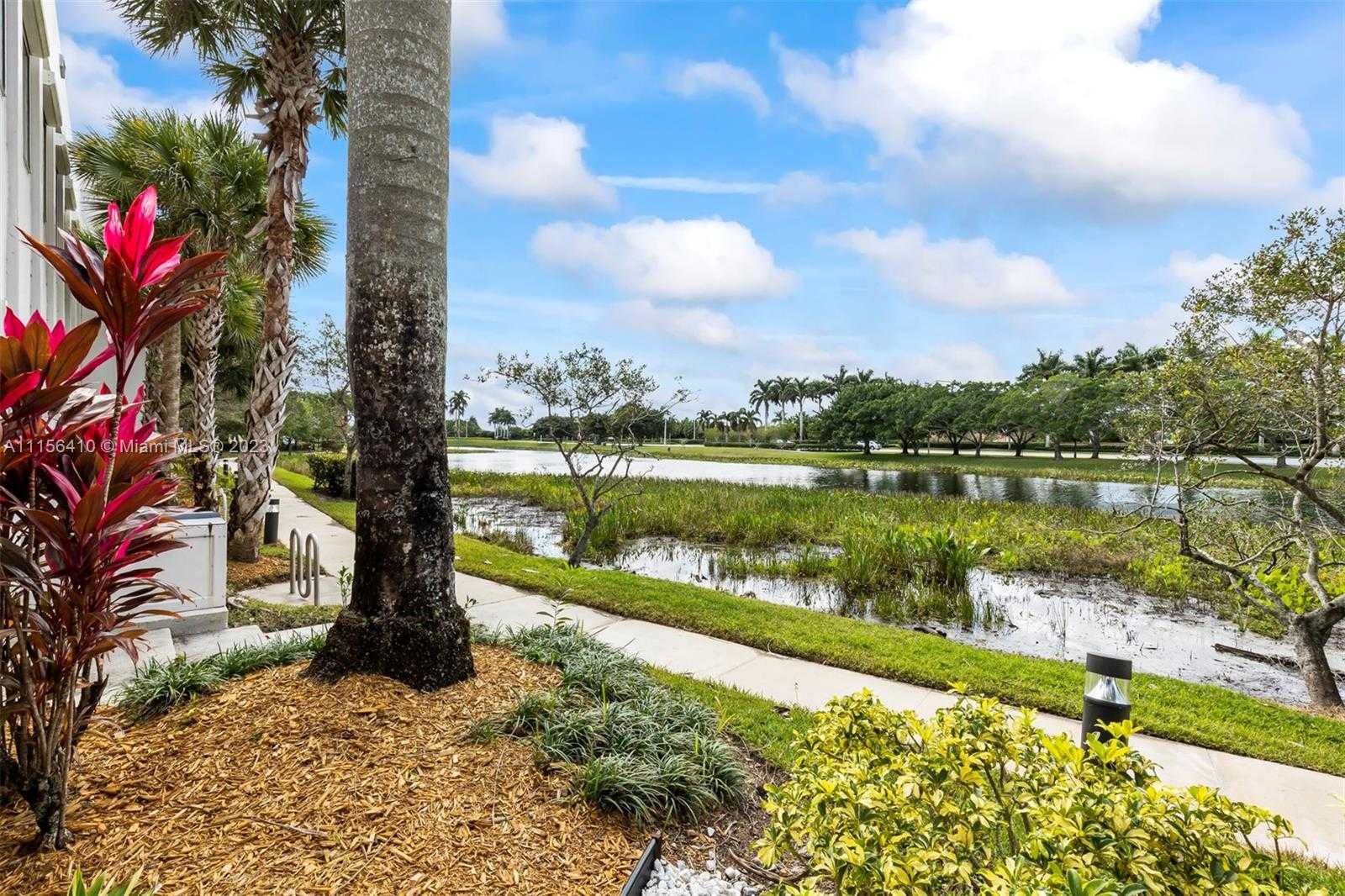 Small Image of 1455 N Park Dr, Weston, FL 33326, USA Number 31