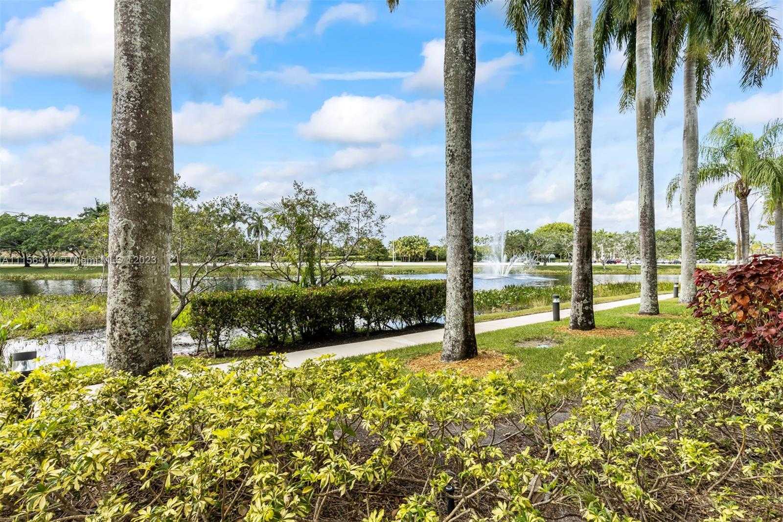Small Image of 1455 N Park Dr, Weston, FL 33326, USA Number 32