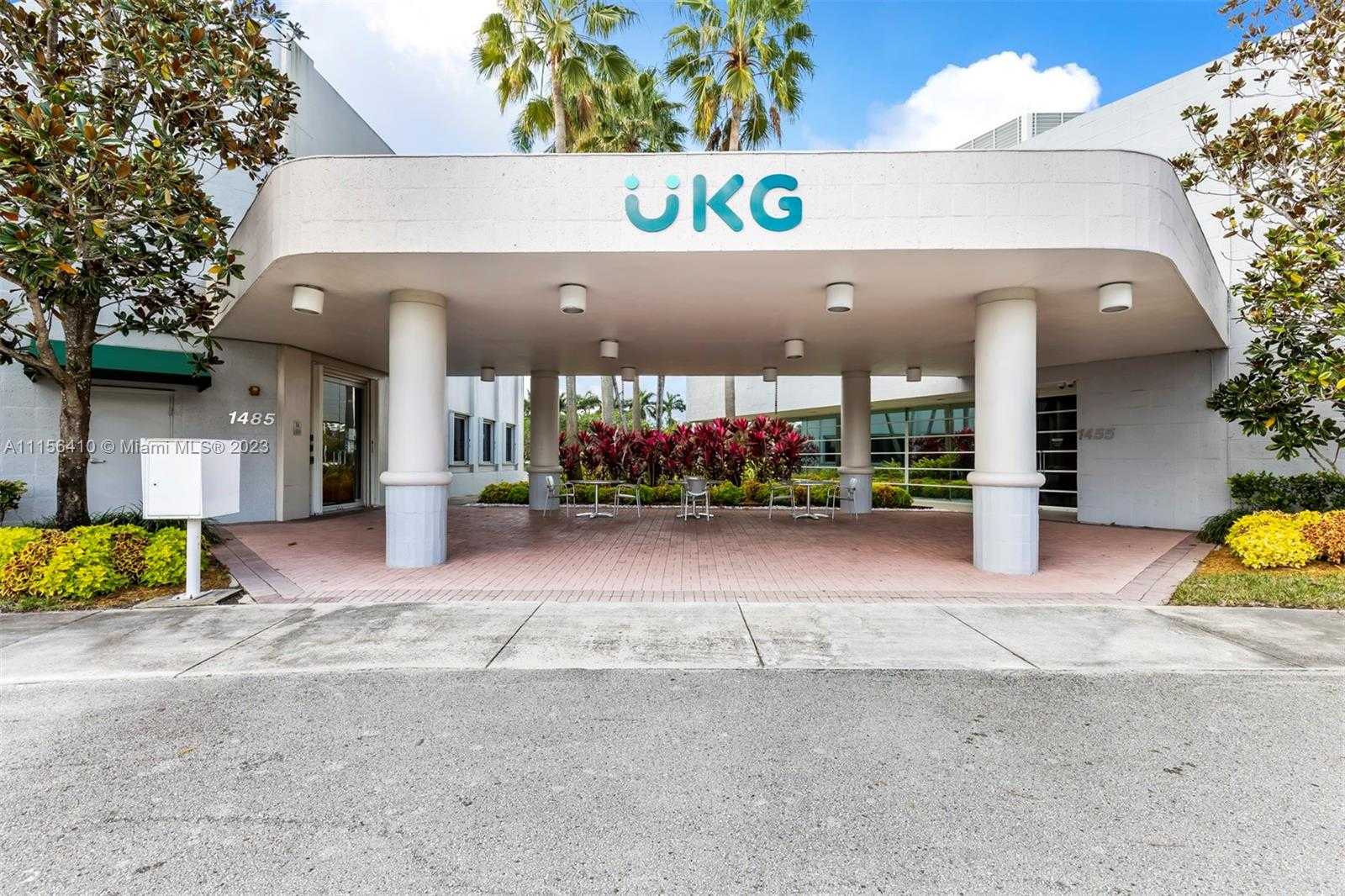 Small Image of 1455 N Park Dr, Weston, FL 33326, USA Number 4