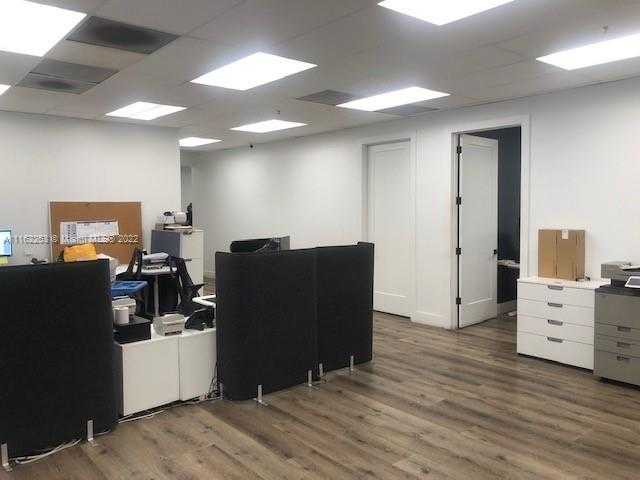 Small Image of 6990 NORTH WEST 25TH ST, Miami Number 4