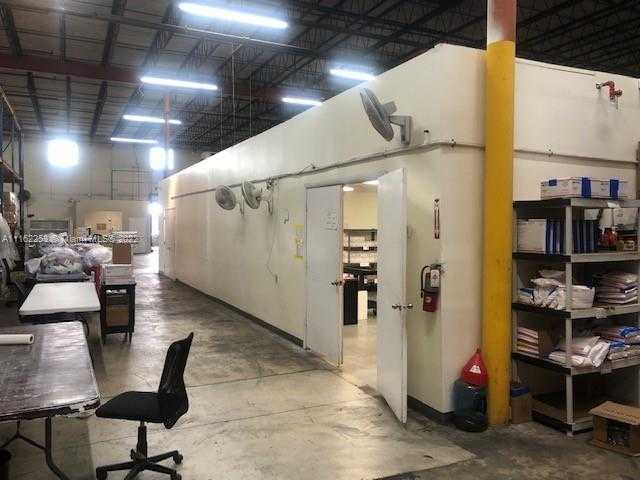 Small Image of 6990 NORTH WEST 25TH ST, Miami Number 9