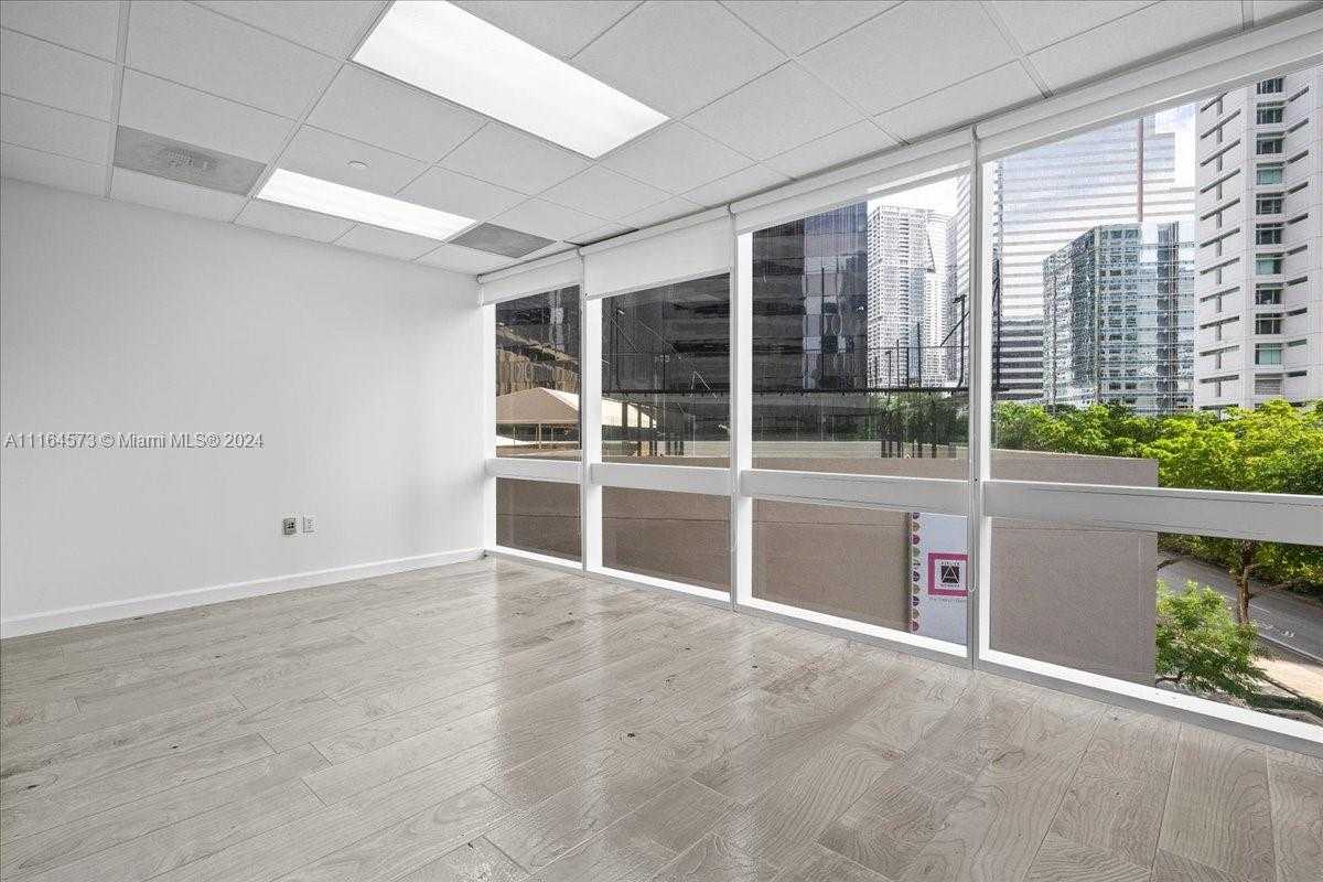 Small Image of 848 BRICKELL AVE, Miami Number 17