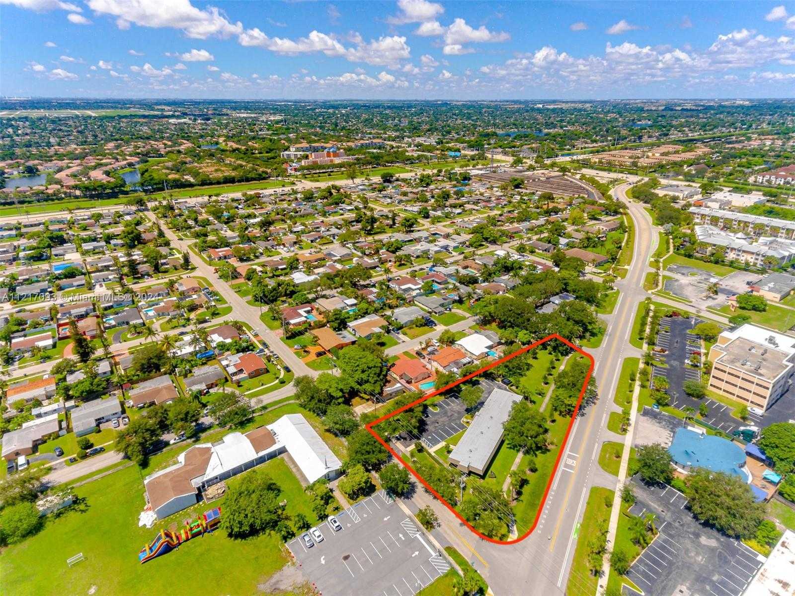 Small Image of 7700 DAVIE ROAD EXT, Hollywood Number 10