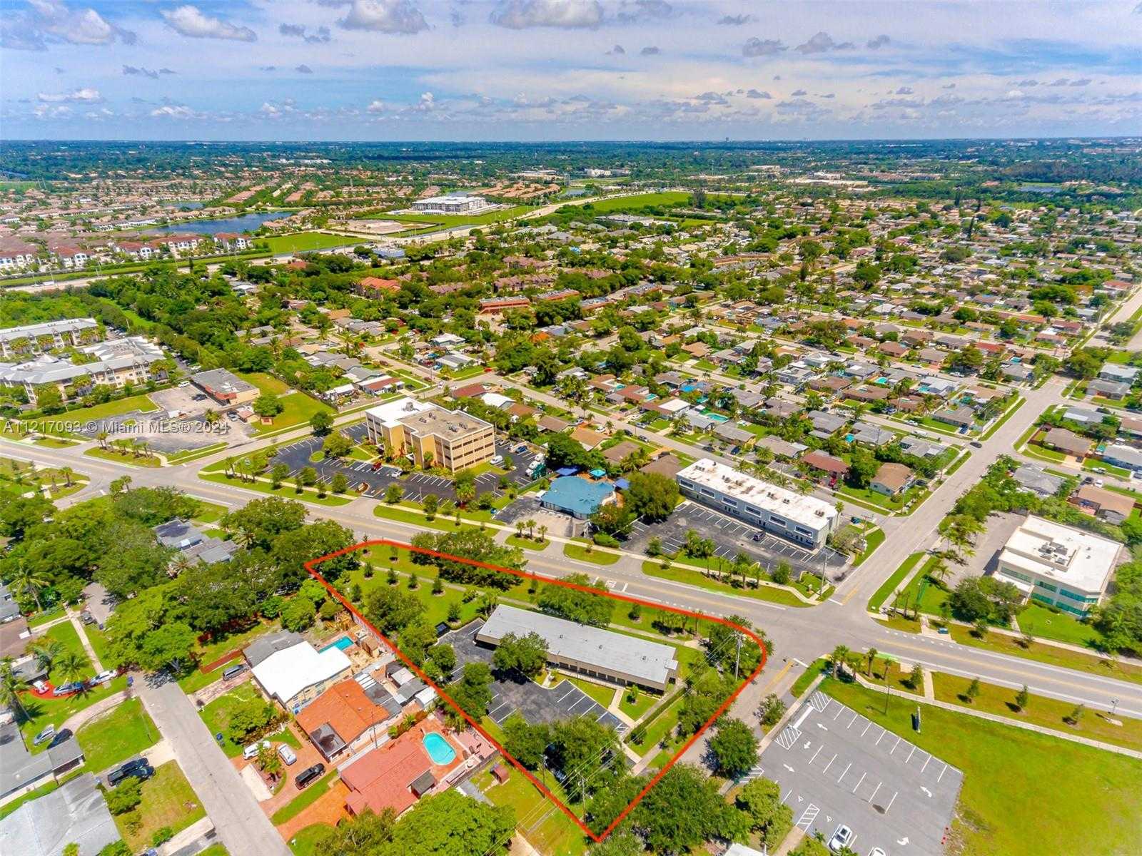 Small Image of 7700 DAVIE ROAD EXT, Hollywood Number 11