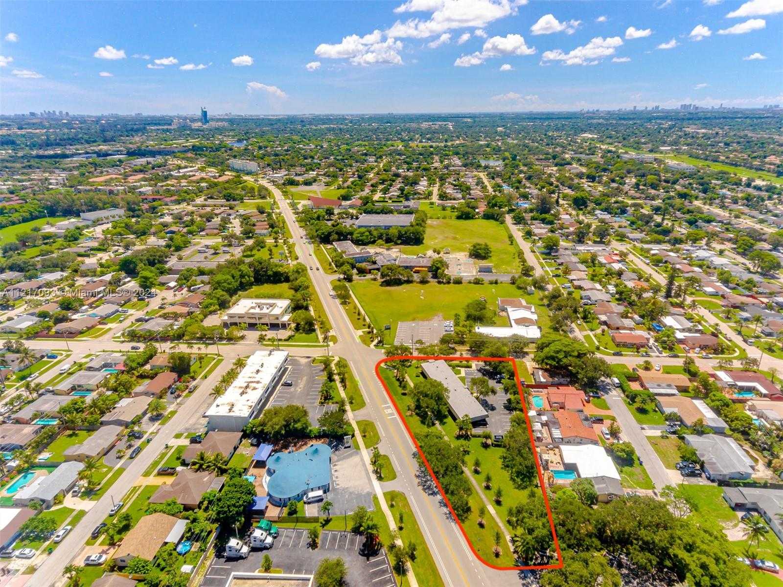 Small Image of 7700 DAVIE ROAD EXT, Hollywood Number 12