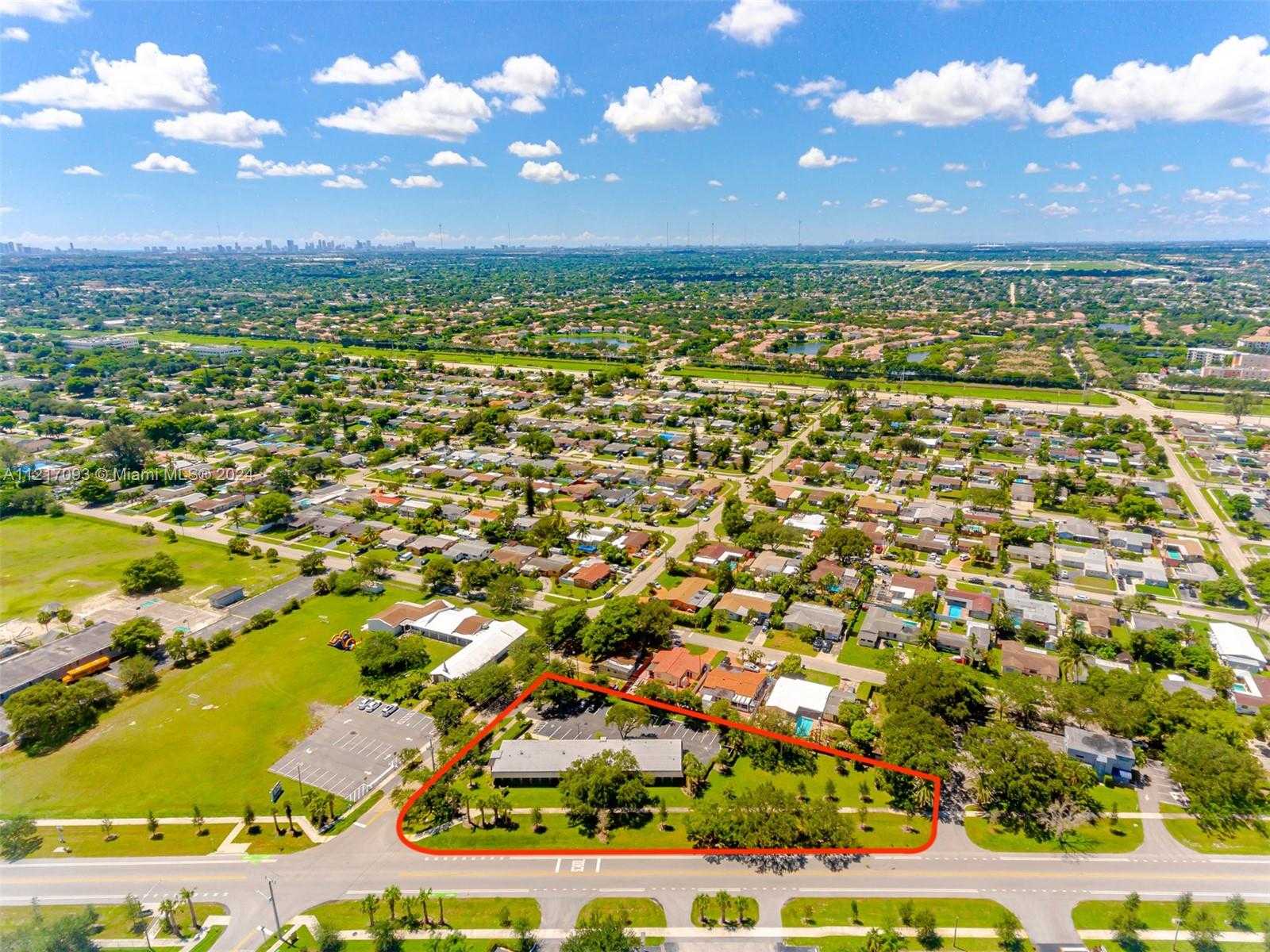 Small Image of 7700 DAVIE ROAD EXT, Hollywood Number 14