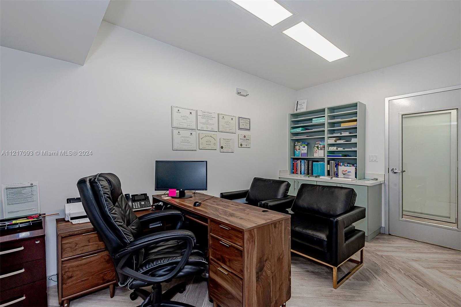 Small Image of 7700 DAVIE ROAD EXT, Hollywood Number 26