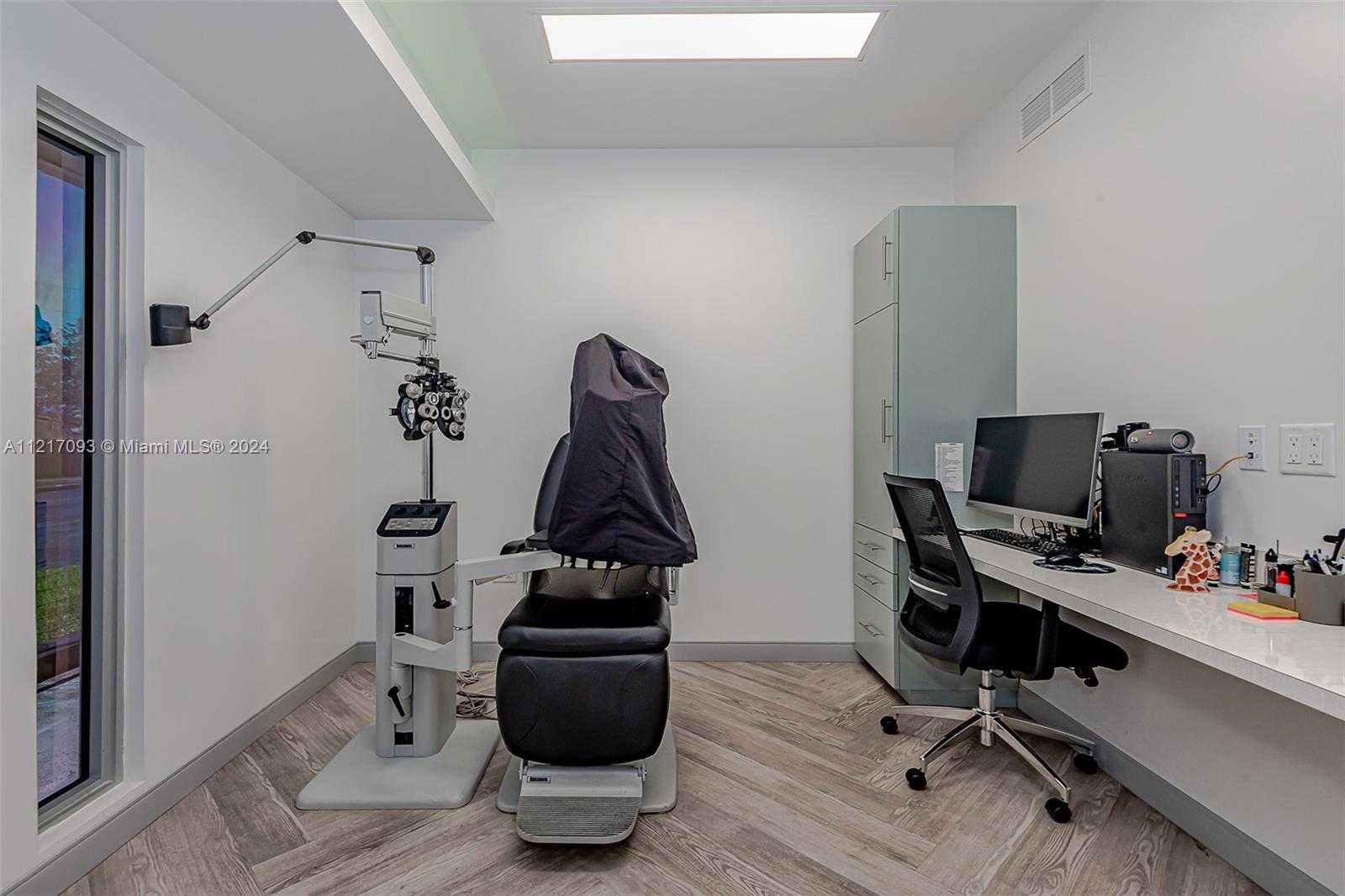Small Image of 7700 DAVIE ROAD EXT, Hollywood Number 32