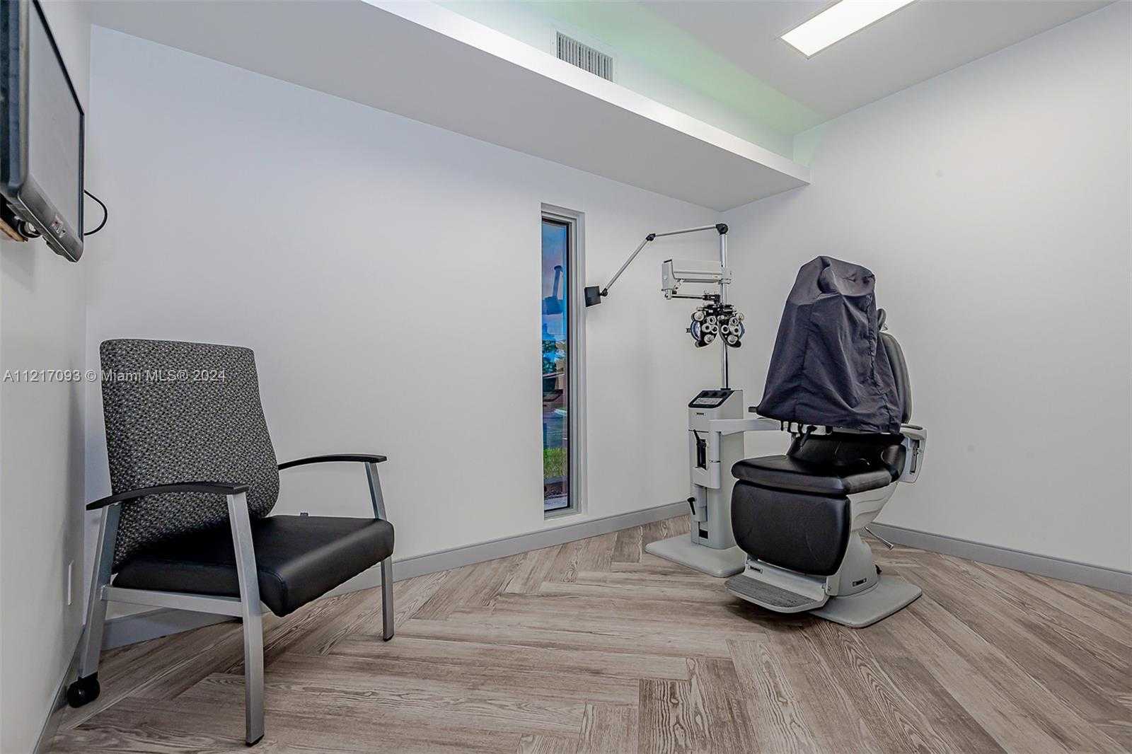 Small Image of 7700 DAVIE ROAD EXT, Hollywood Number 33
