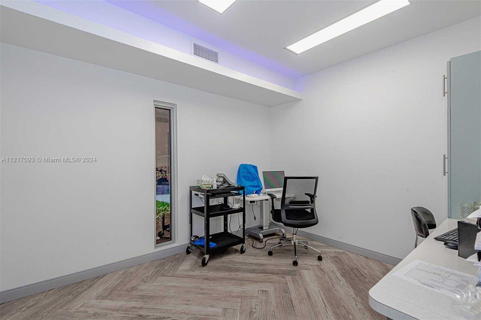 Small Image of 7700 DAVIE ROAD EXT, Hollywood Number 34