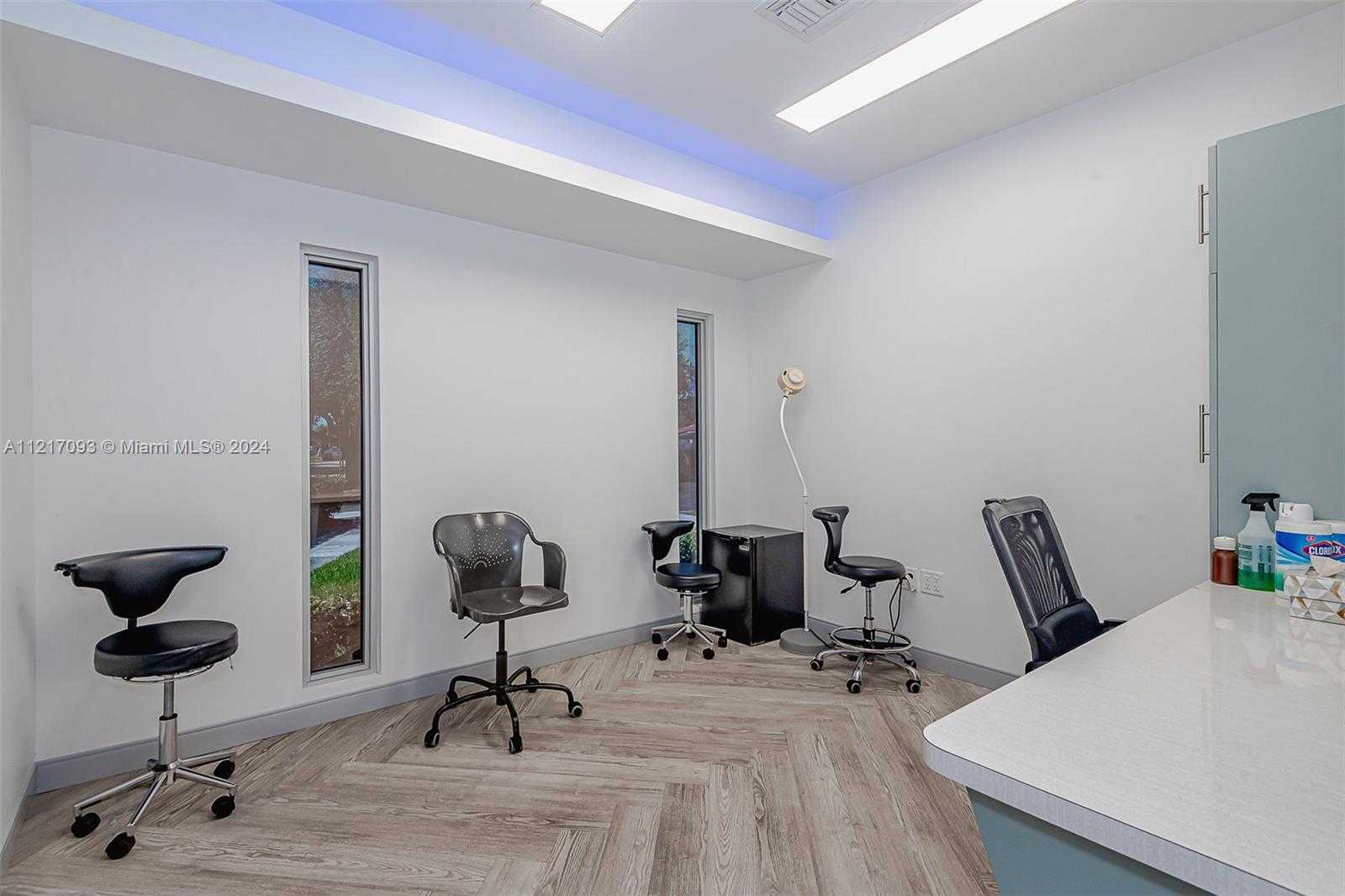 Small Image of 7700 DAVIE ROAD EXT, Hollywood Number 36