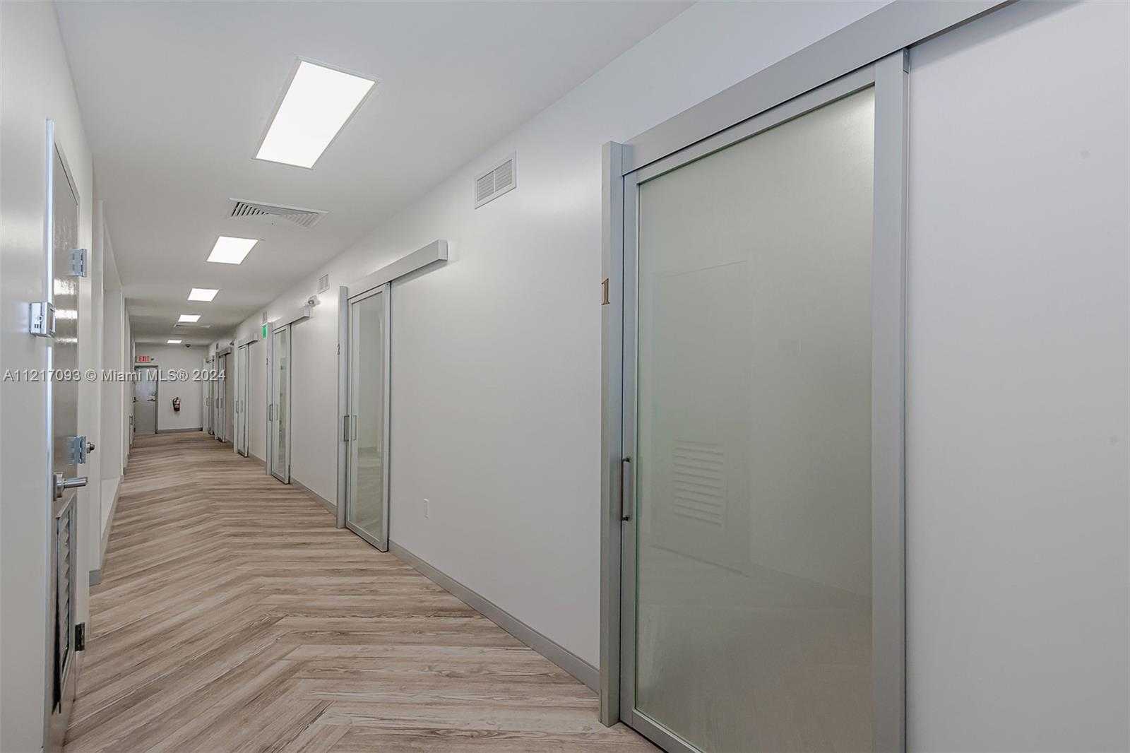 Small Image of 7700 DAVIE ROAD EXT, Hollywood Number 38