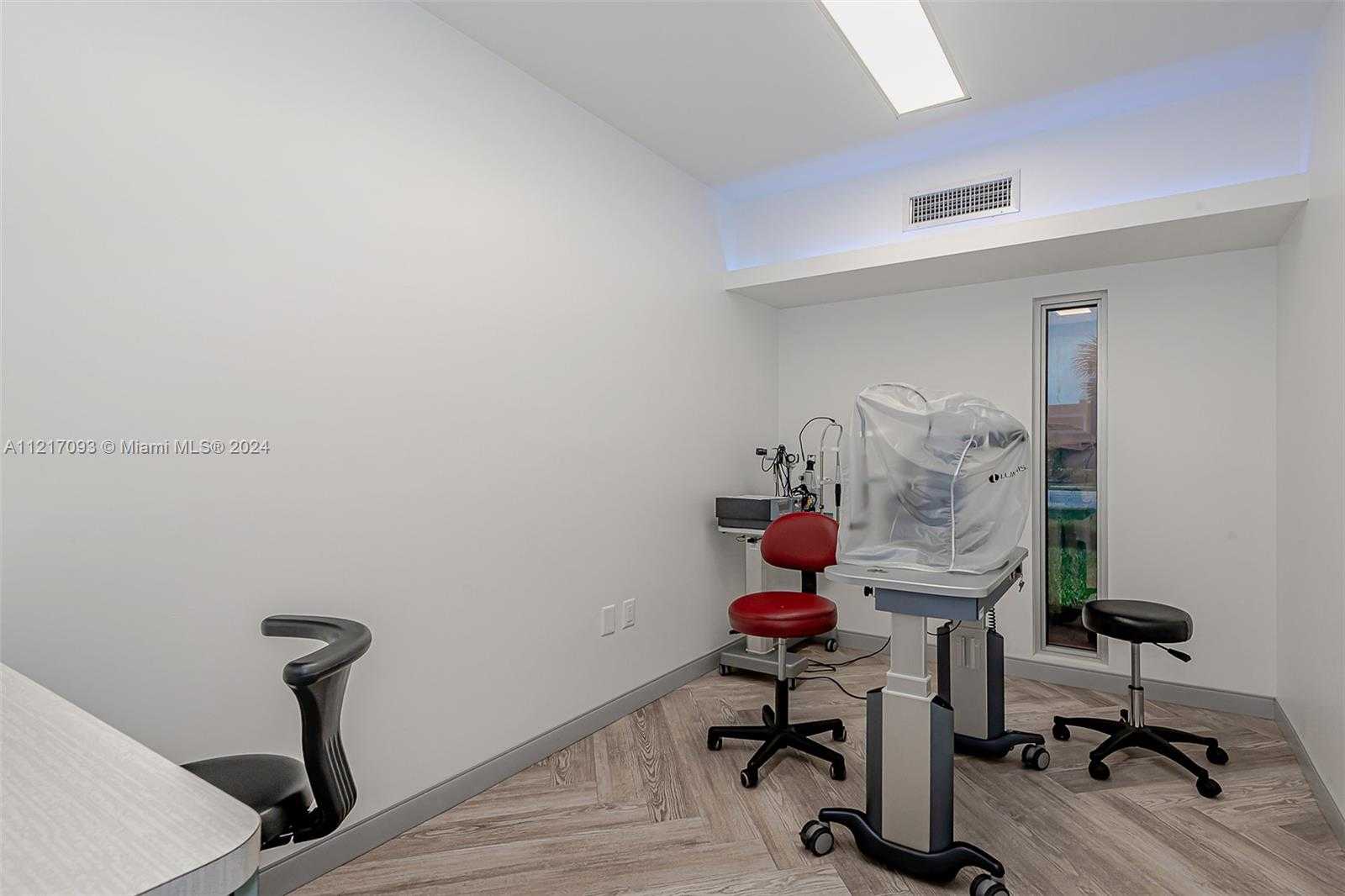 Small Image of 7700 DAVIE ROAD EXT, Hollywood Number 41