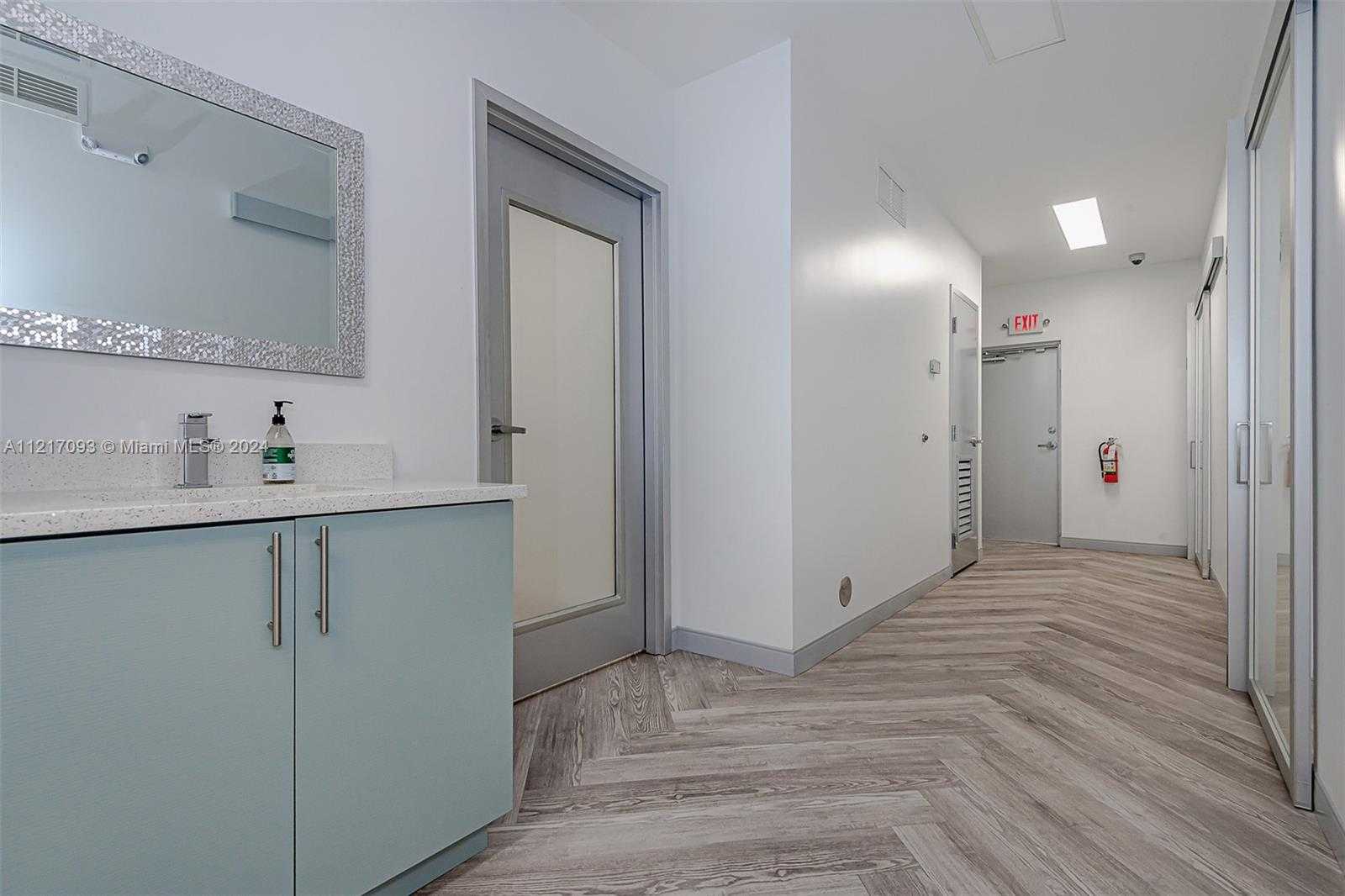 Small Image of 7700 DAVIE ROAD EXT, Hollywood Number 45