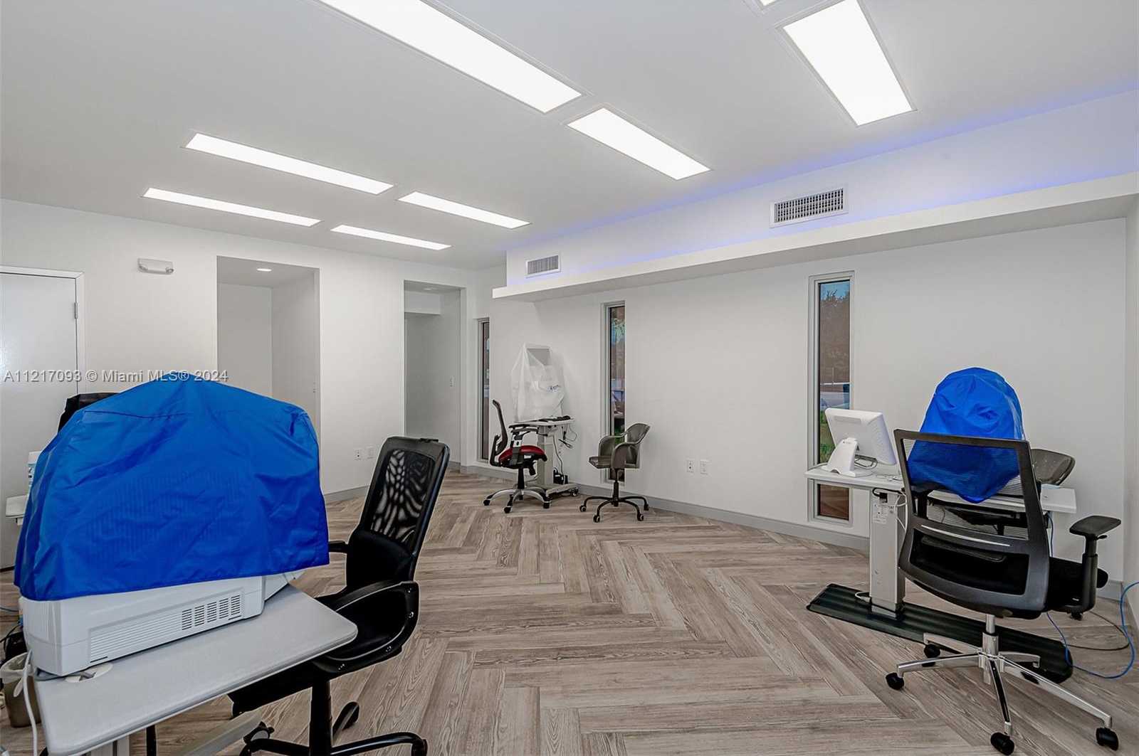 Small Image of 7700 DAVIE ROAD EXT, Hollywood Number 48