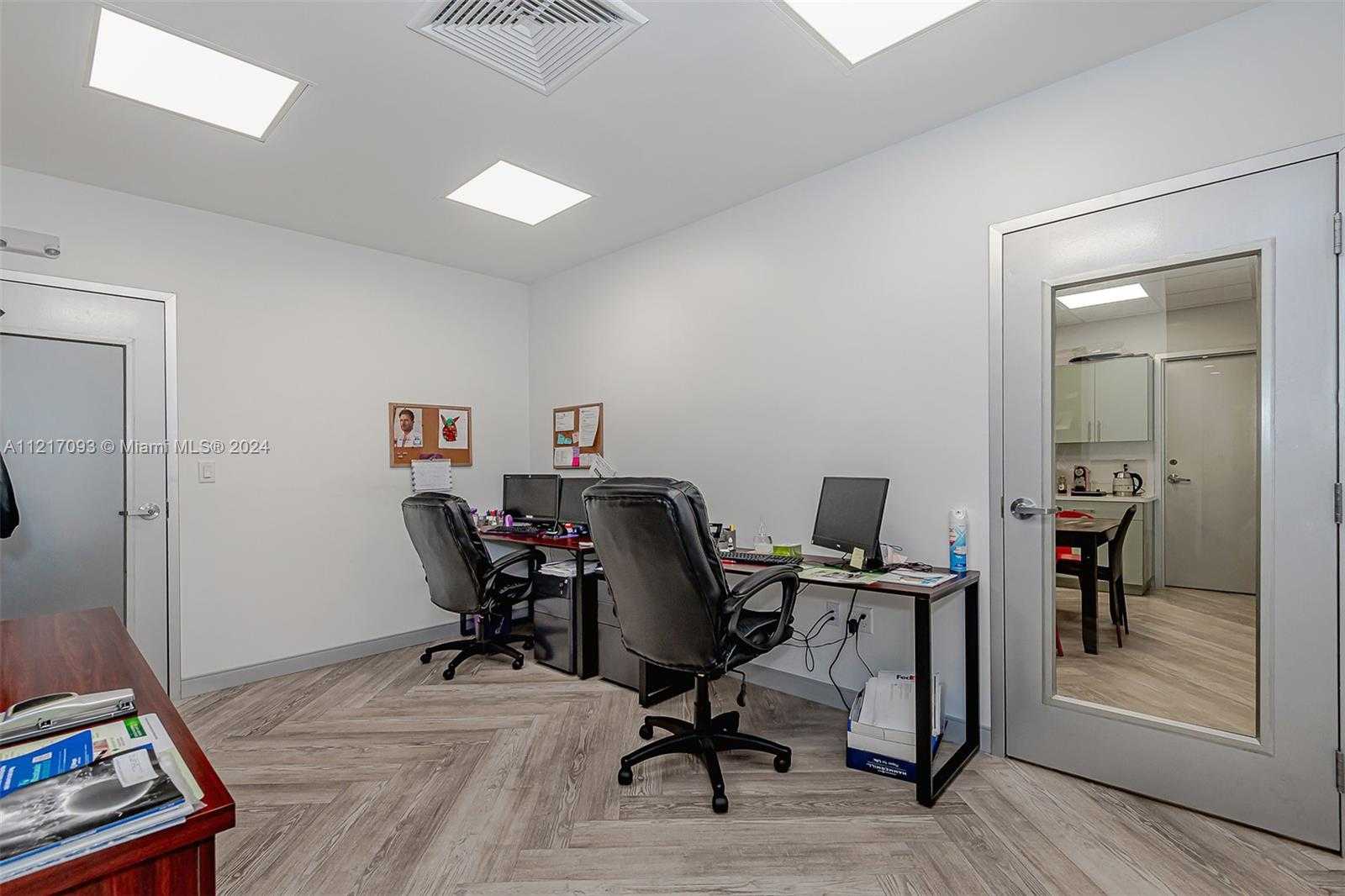Small Image of 7700 DAVIE ROAD EXT, Hollywood Number 55
