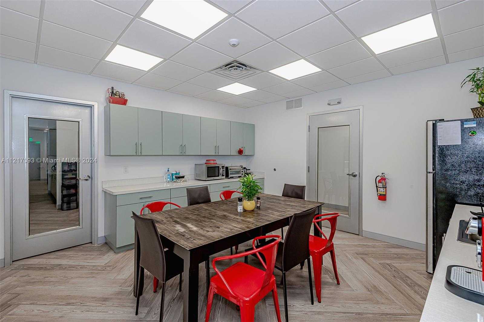 Small Image of 7700 DAVIE ROAD EXT, Hollywood Number 60
