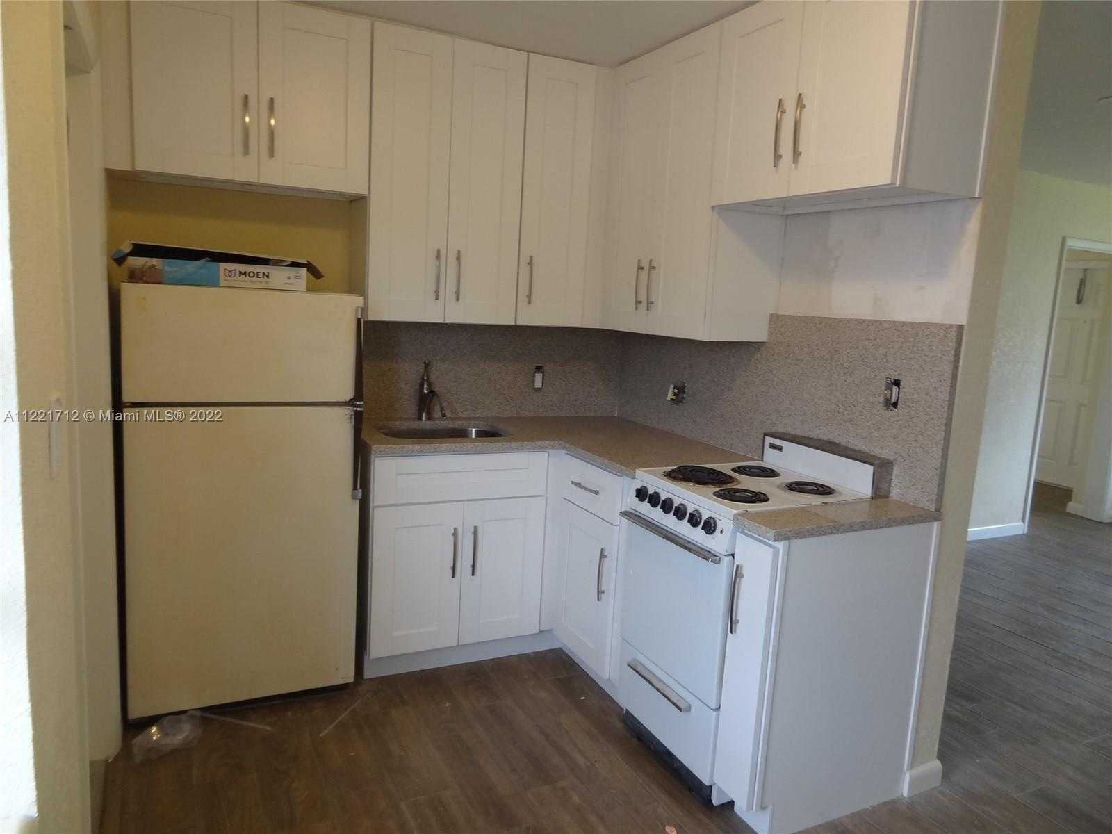 Small Image of 2212 JOHNSON ST, Hollywood Number 10