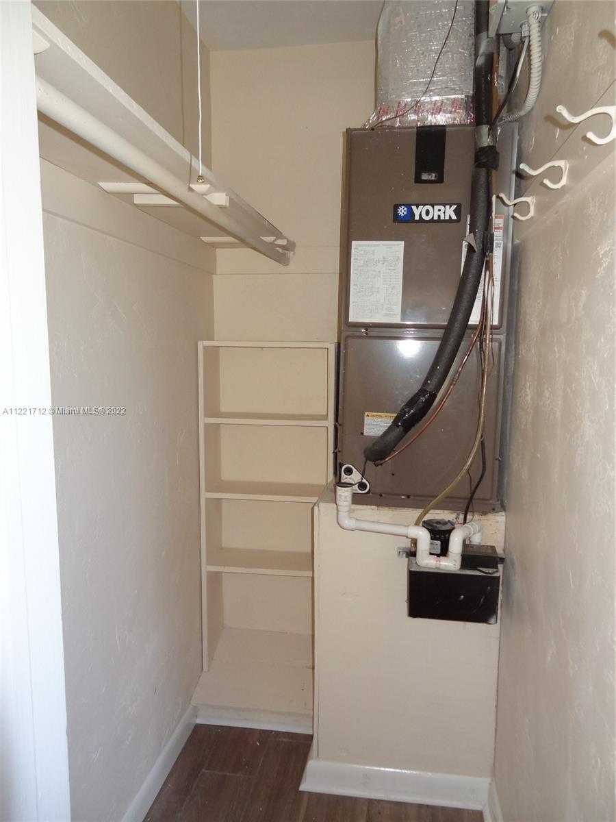 Small Image of 2212 JOHNSON ST, Hollywood Number 13