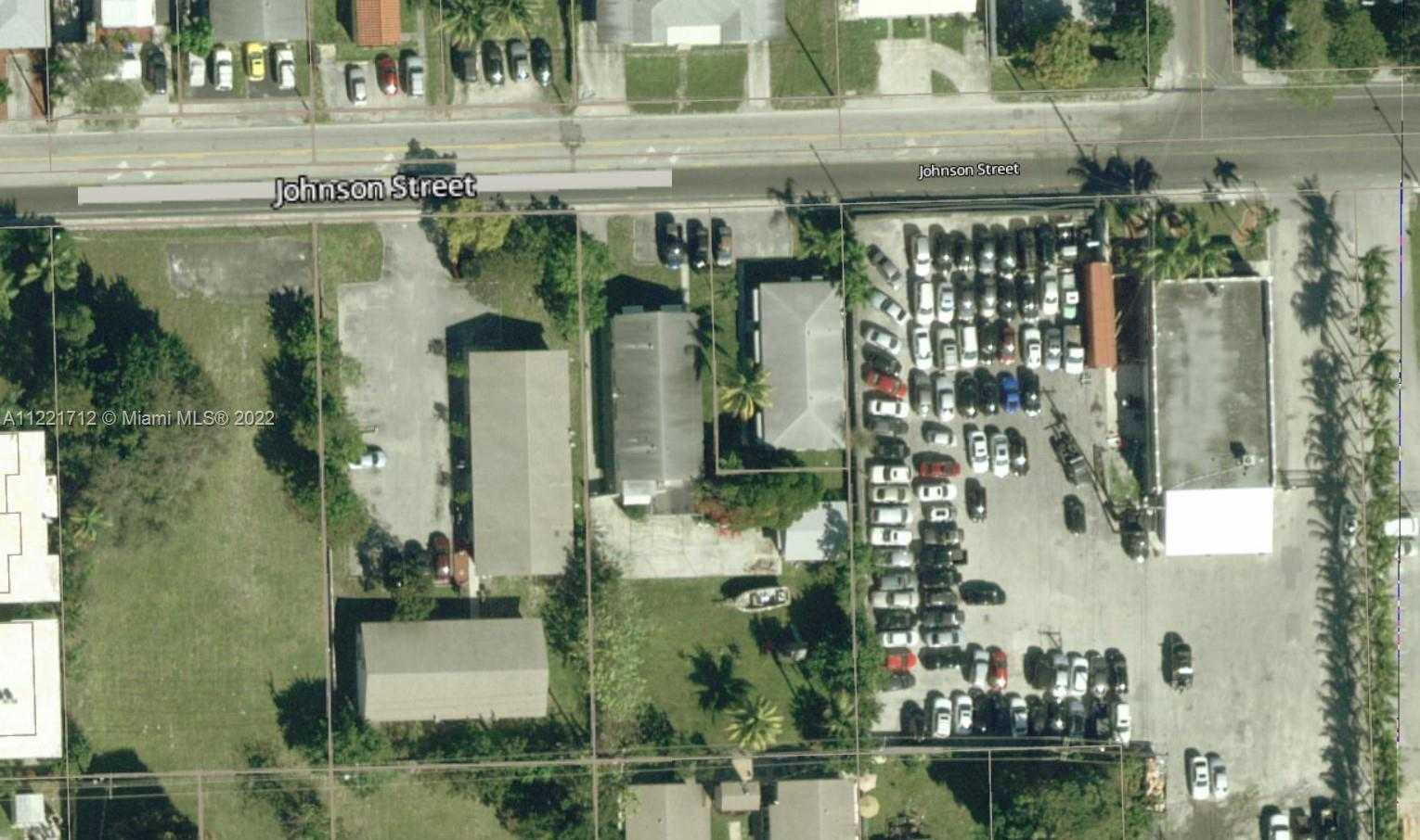 Small Image of 2212 JOHNSON ST, Hollywood Number 14