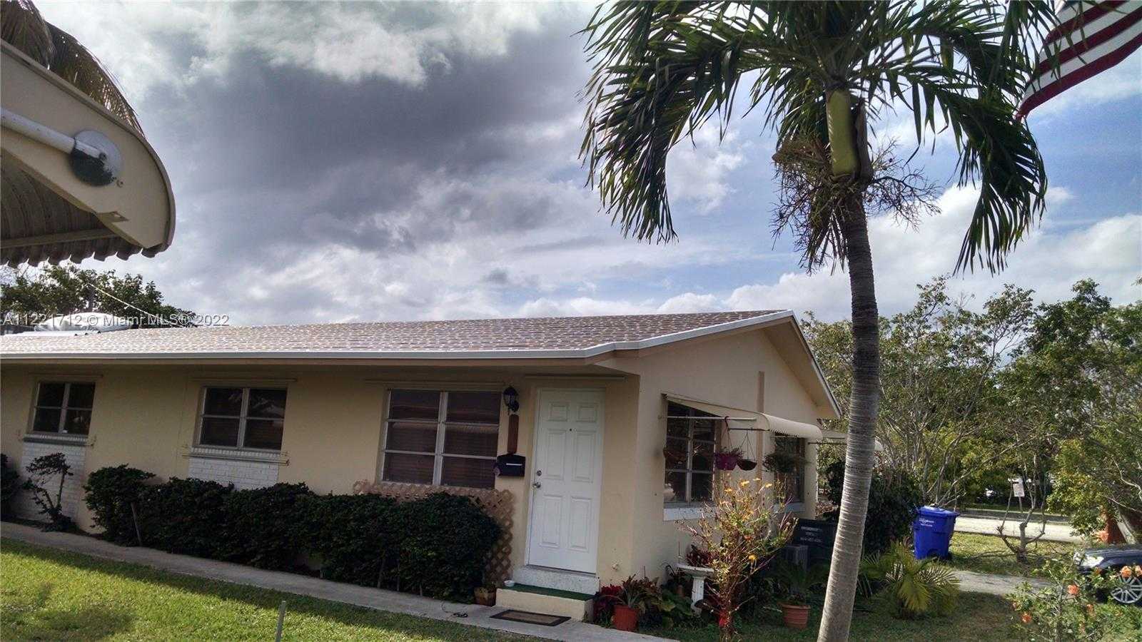 Small Image of 2212 JOHNSON ST, Hollywood Number 2