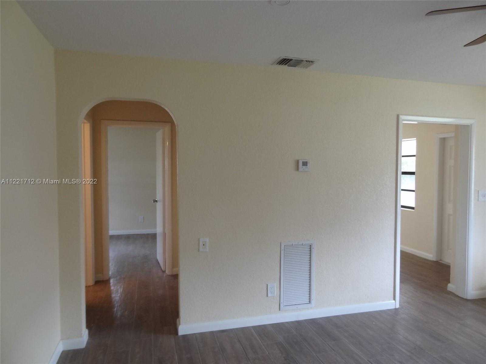 Small Image of 2212 JOHNSON ST, Hollywood Number 9