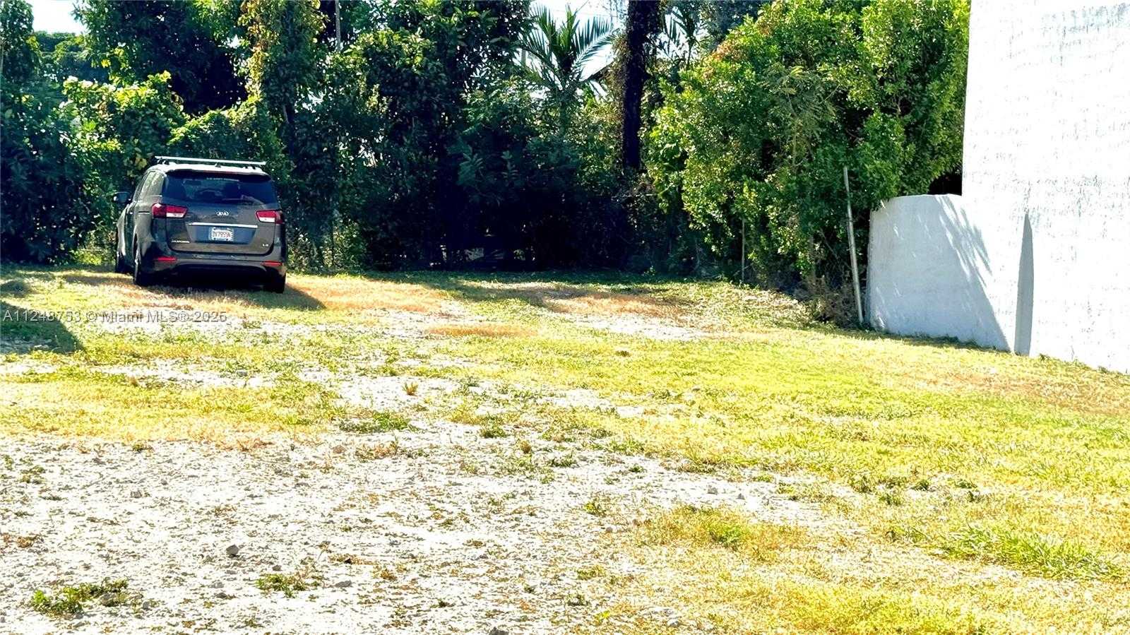 Small Image of 1750 NORTH WEST 7TH ST, Miami Number 12