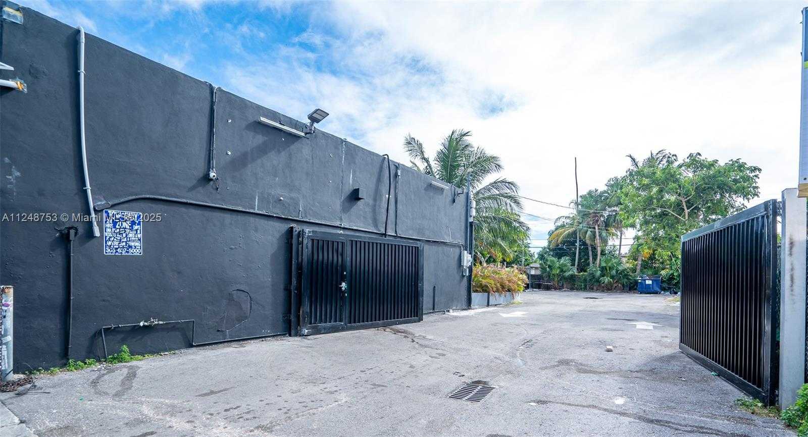 Small Image of 1750 NORTH WEST 7TH ST, Miami Number 16