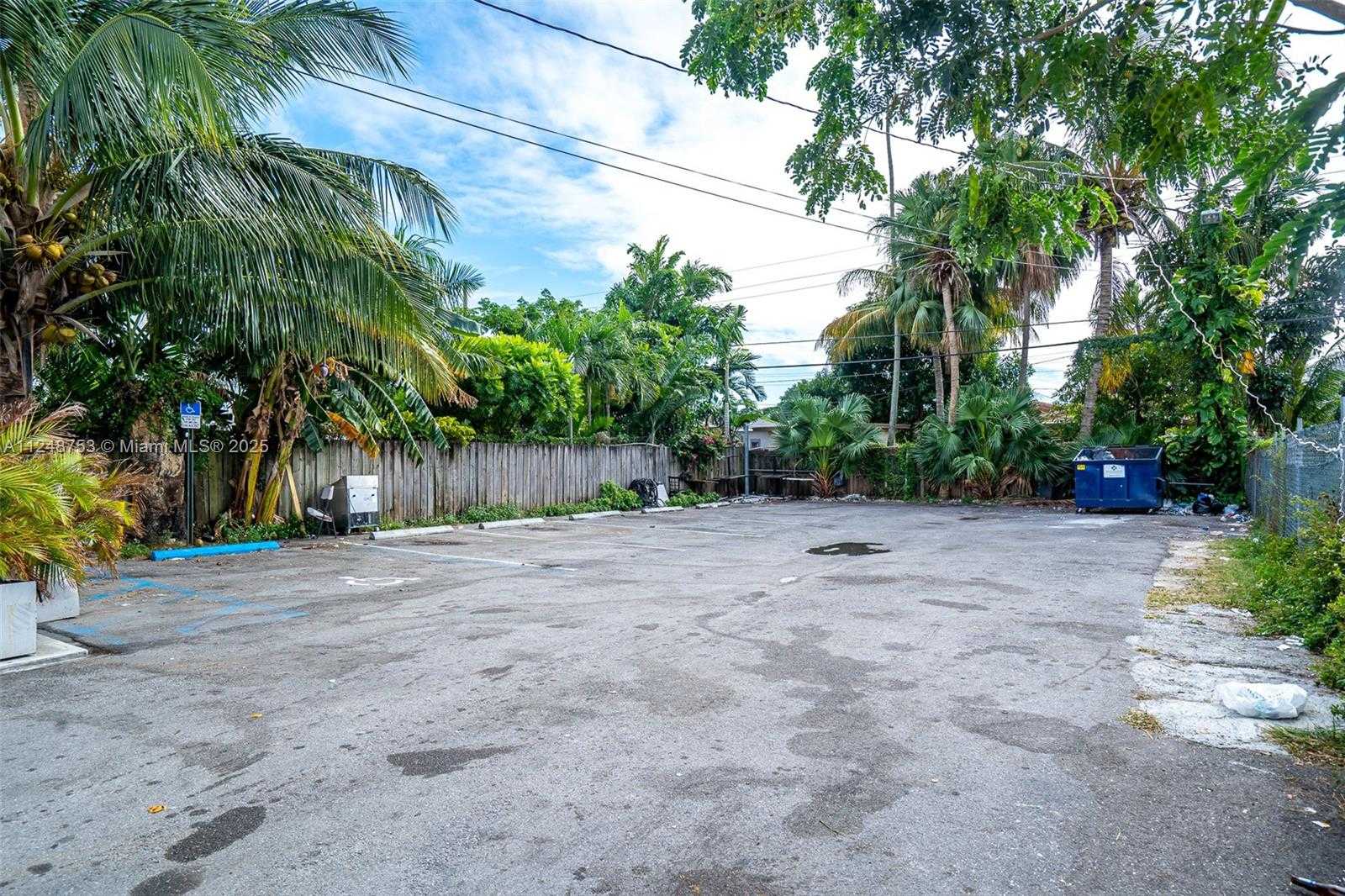 Small Image of 1750 NORTH WEST 7TH ST, Miami Number 17