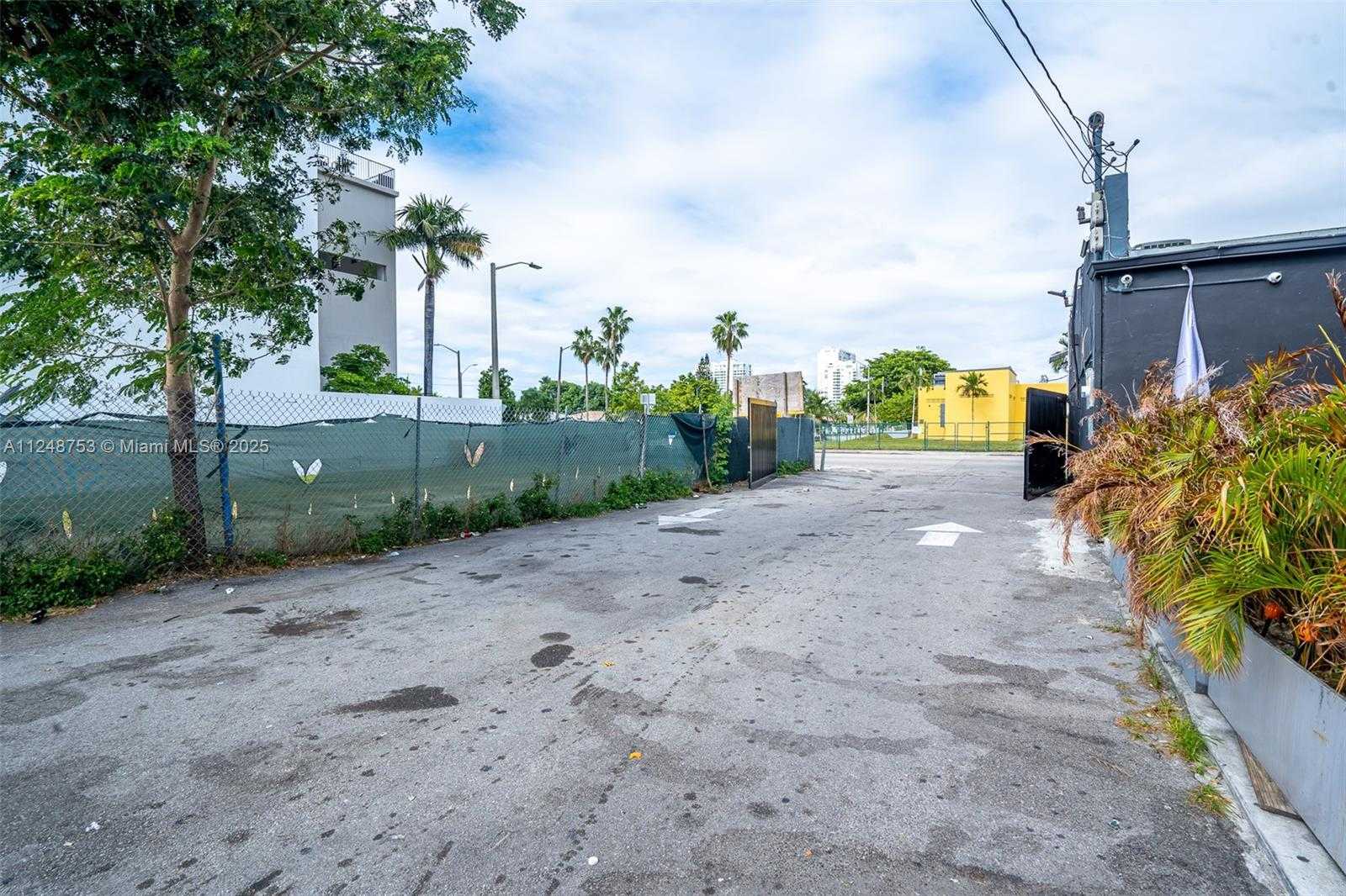 Small Image of 1750 NORTH WEST 7TH ST, Miami Number 19