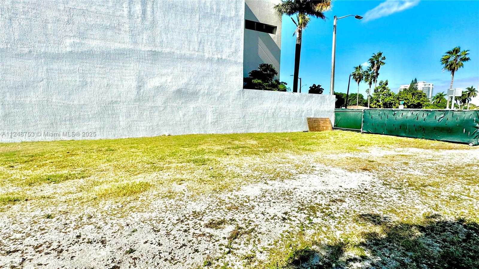 Small Image of 1750 NORTH WEST 7TH ST, Miami Number 8