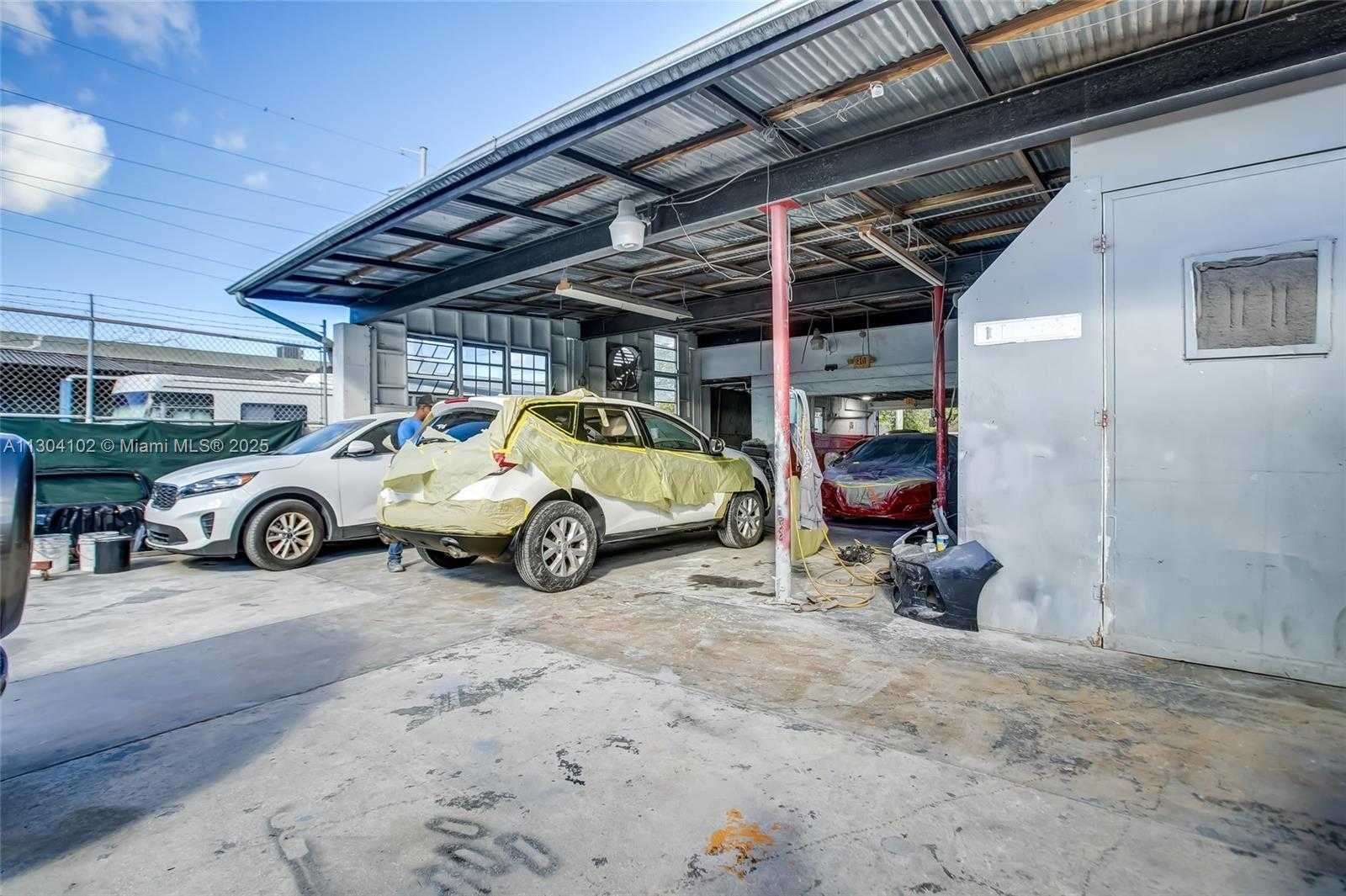 Small Image of 1420 NORTH EAST 131ST ST, North Miami Number 25