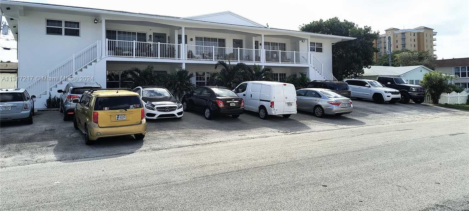 Small Image of 3212 NORTH EAST 10TH ST, Pompano Beach Number 2