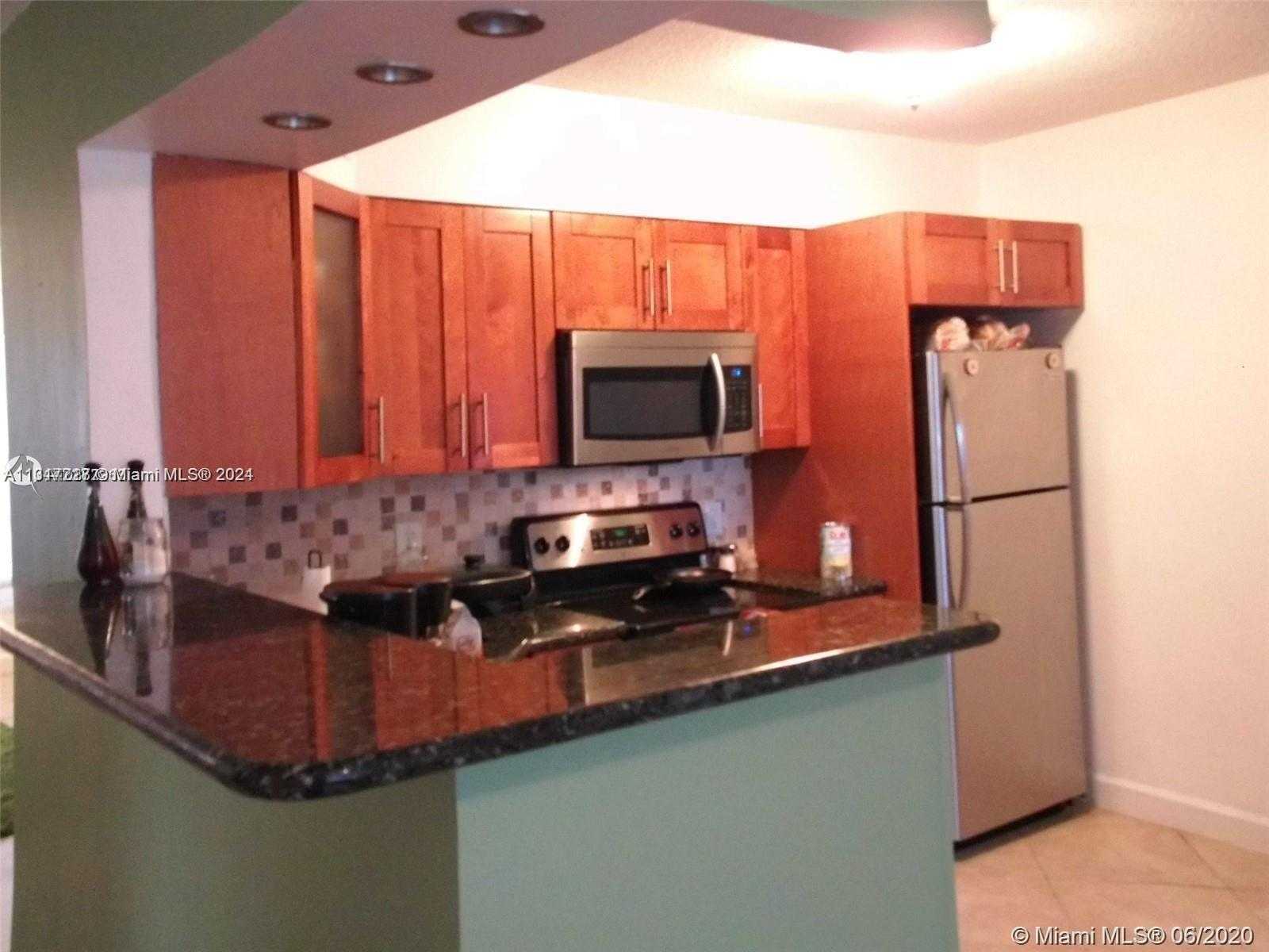 Small Image of 3212 NORTH EAST 10TH ST, Pompano Beach Number 8