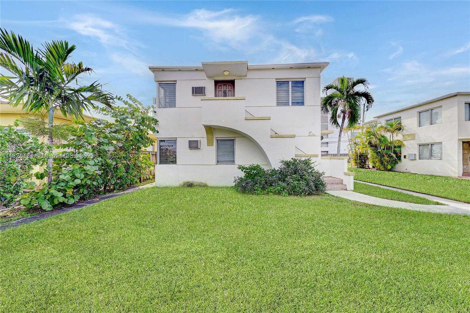 Small Image of 1910 BIARRITZ DR, Miami Beach Number 14