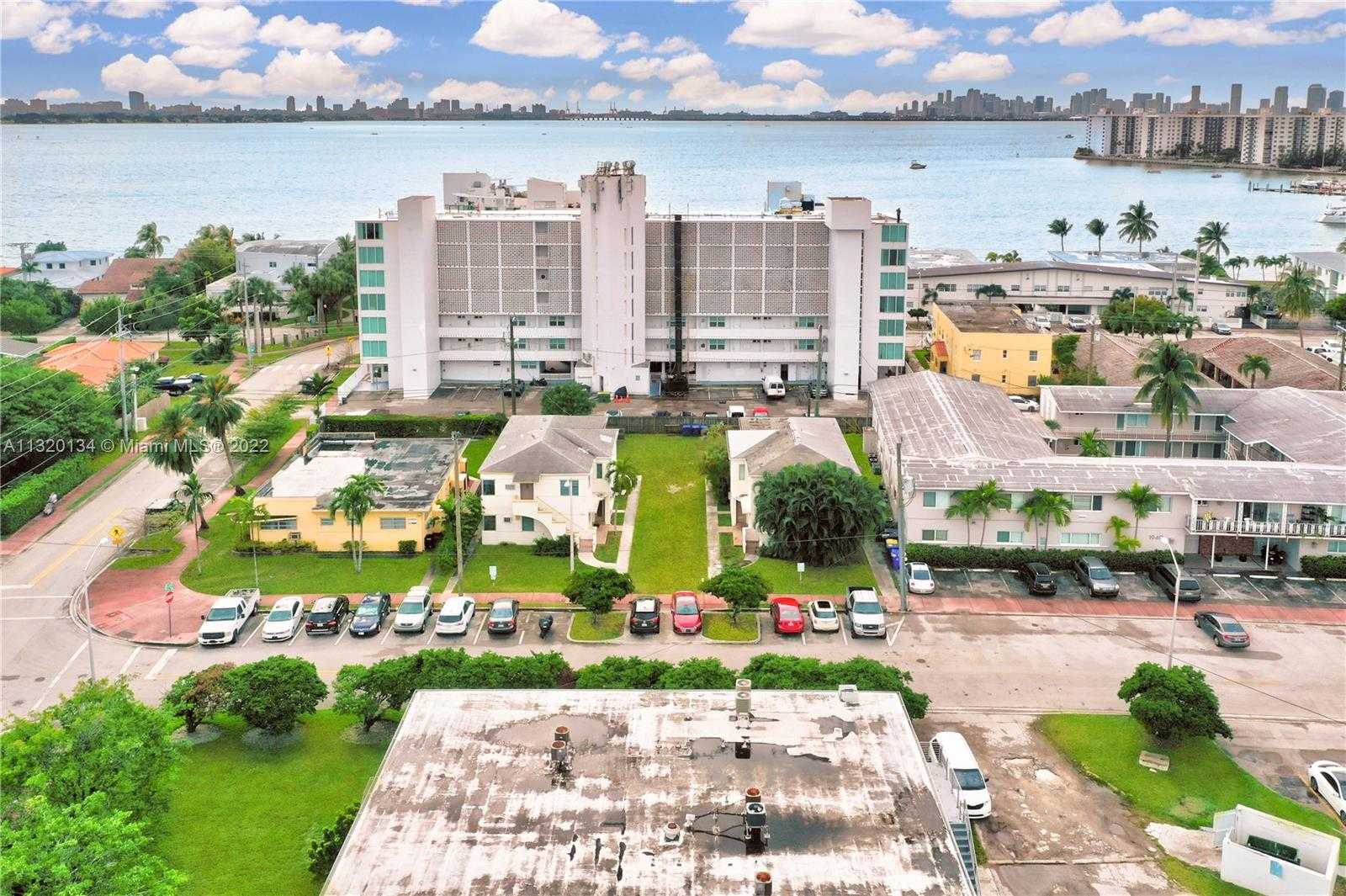 Small Image of 1910 BIARRITZ DR, Miami Beach Number 19