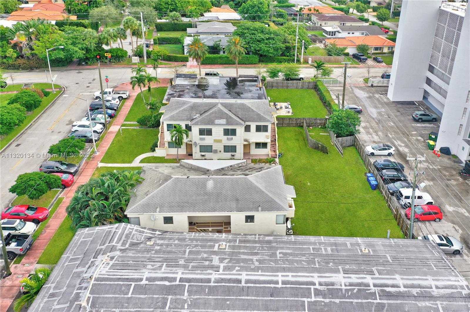 Small Image of 1910 BIARRITZ DR, Miami Beach Number 22