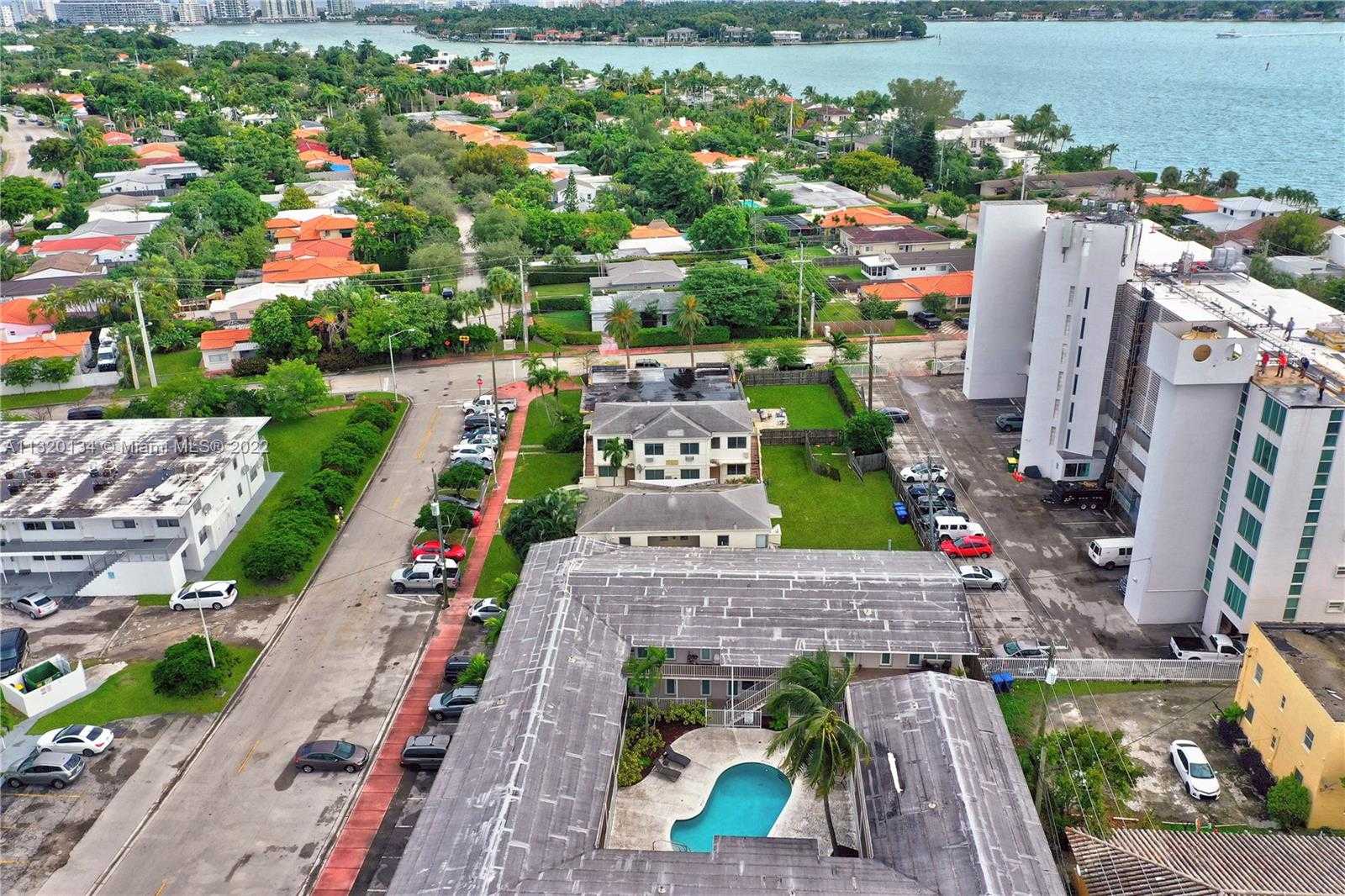 Small Image of 1910 BIARRITZ DR, Miami Beach Number 23