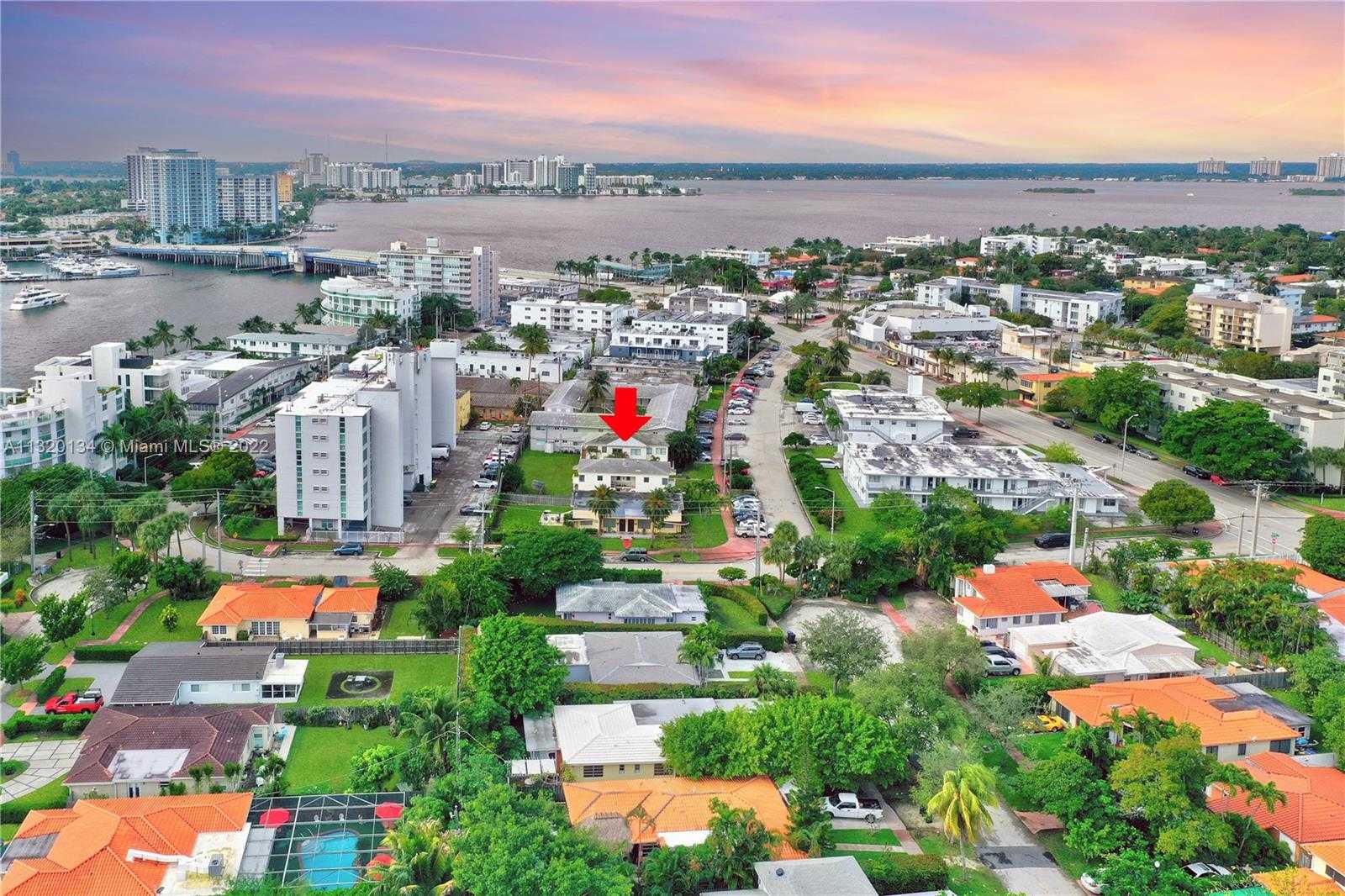 Small Image of 1910 BIARRITZ DR, Miami Beach Number 25