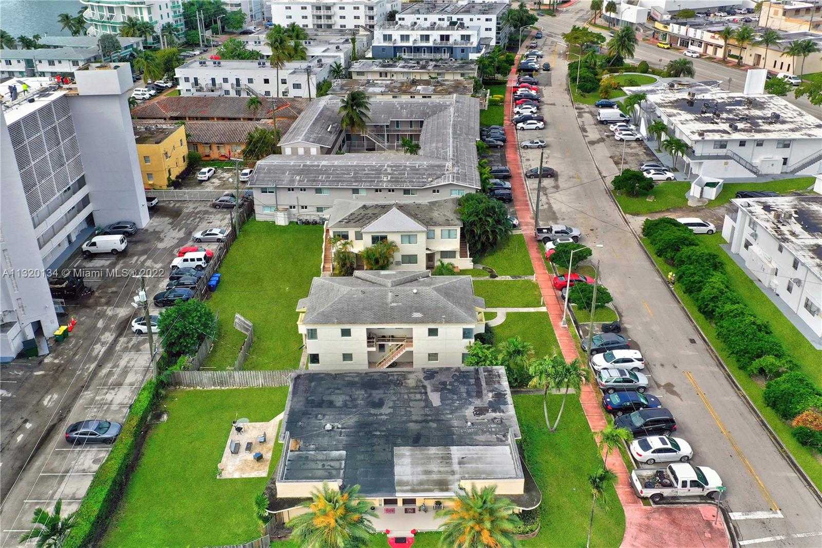 Small Image of 1910 BIARRITZ DR, Miami Beach Number 27