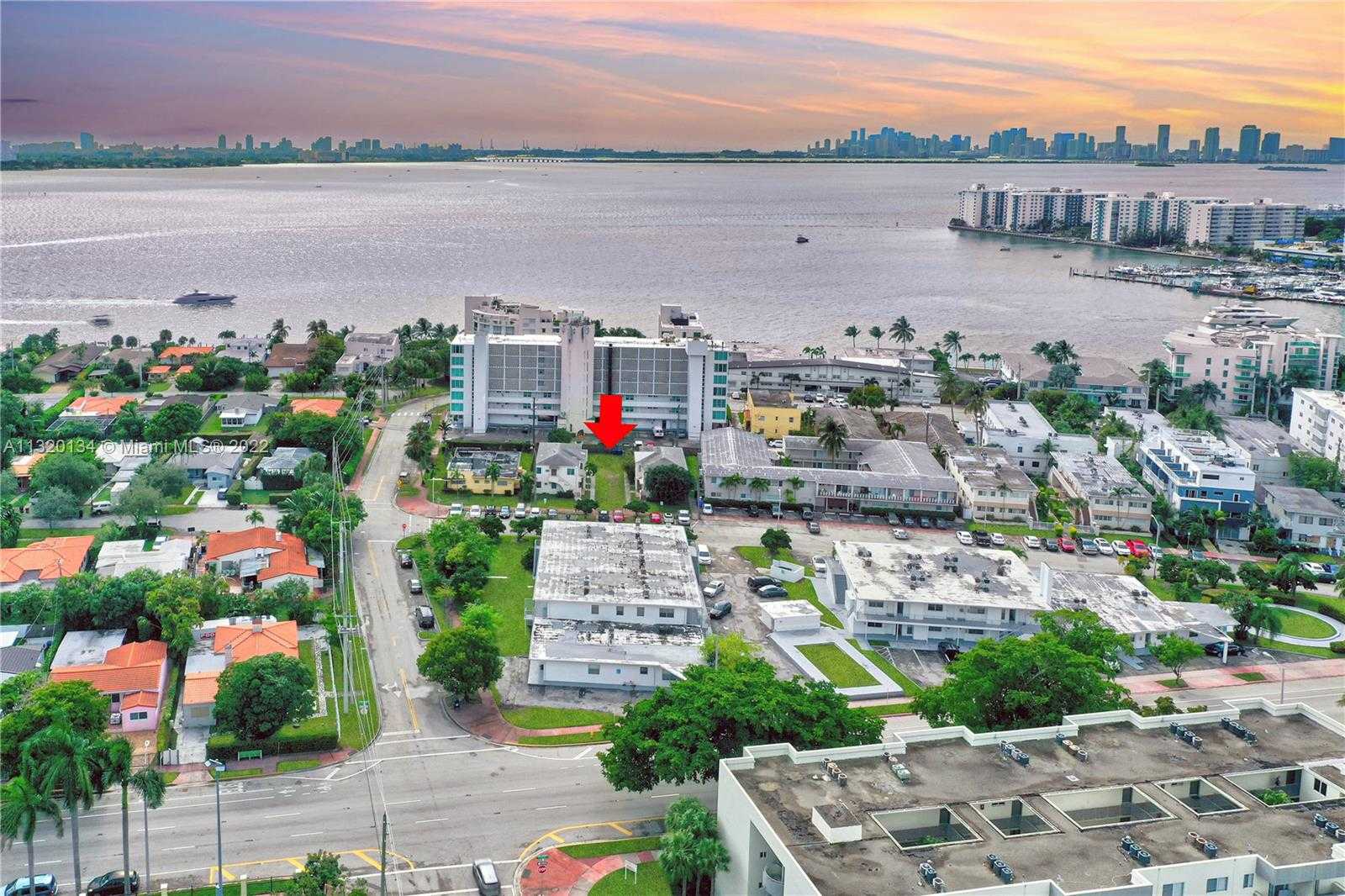 Small Image of 1910 BIARRITZ DR, Miami Beach Number 28