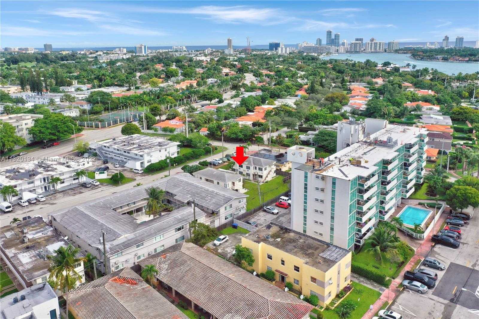 Small Image of 1910 BIARRITZ DR, Miami Beach Number 29
