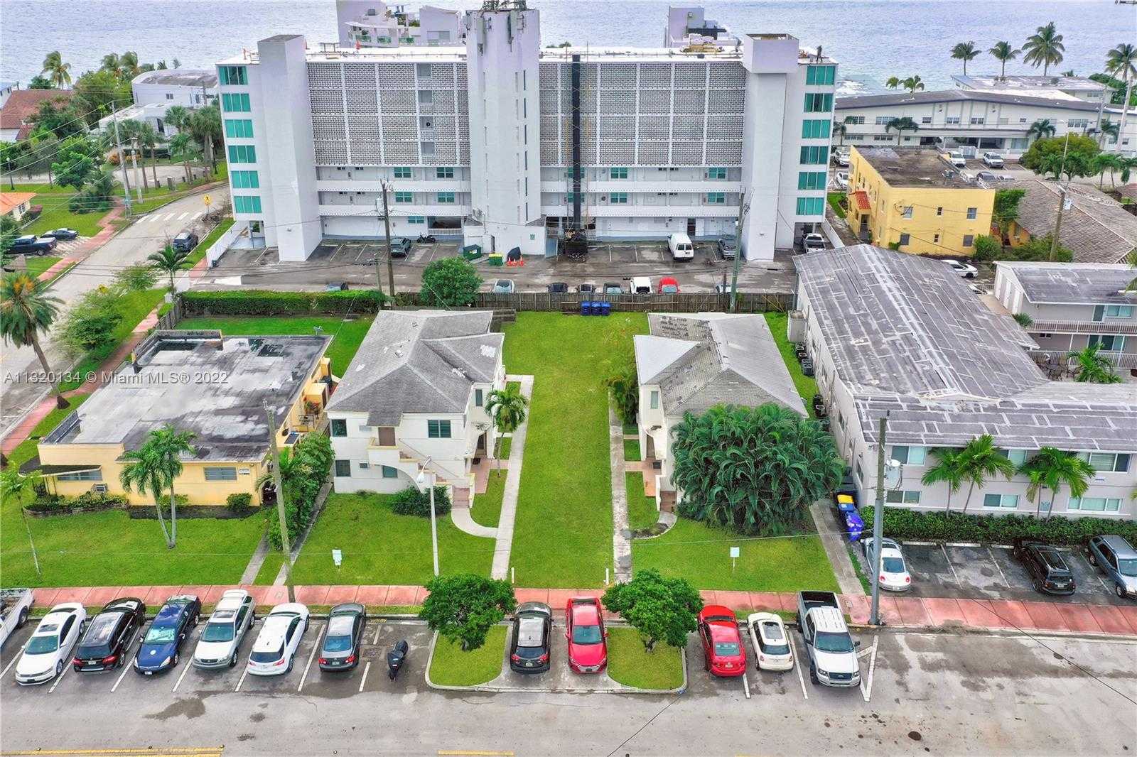 Small Image of 1910 BIARRITZ DR, Miami Beach Number 3