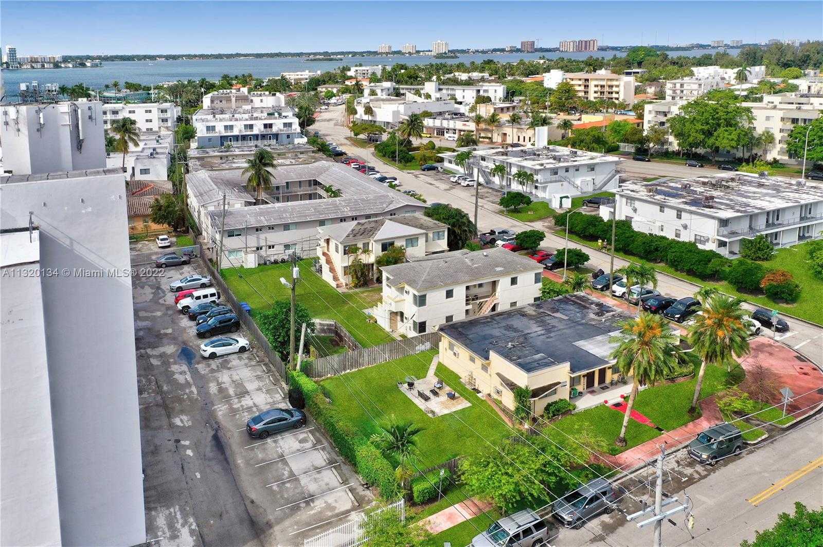 Small Image of 1910 BIARRITZ DR, Miami Beach Number 5