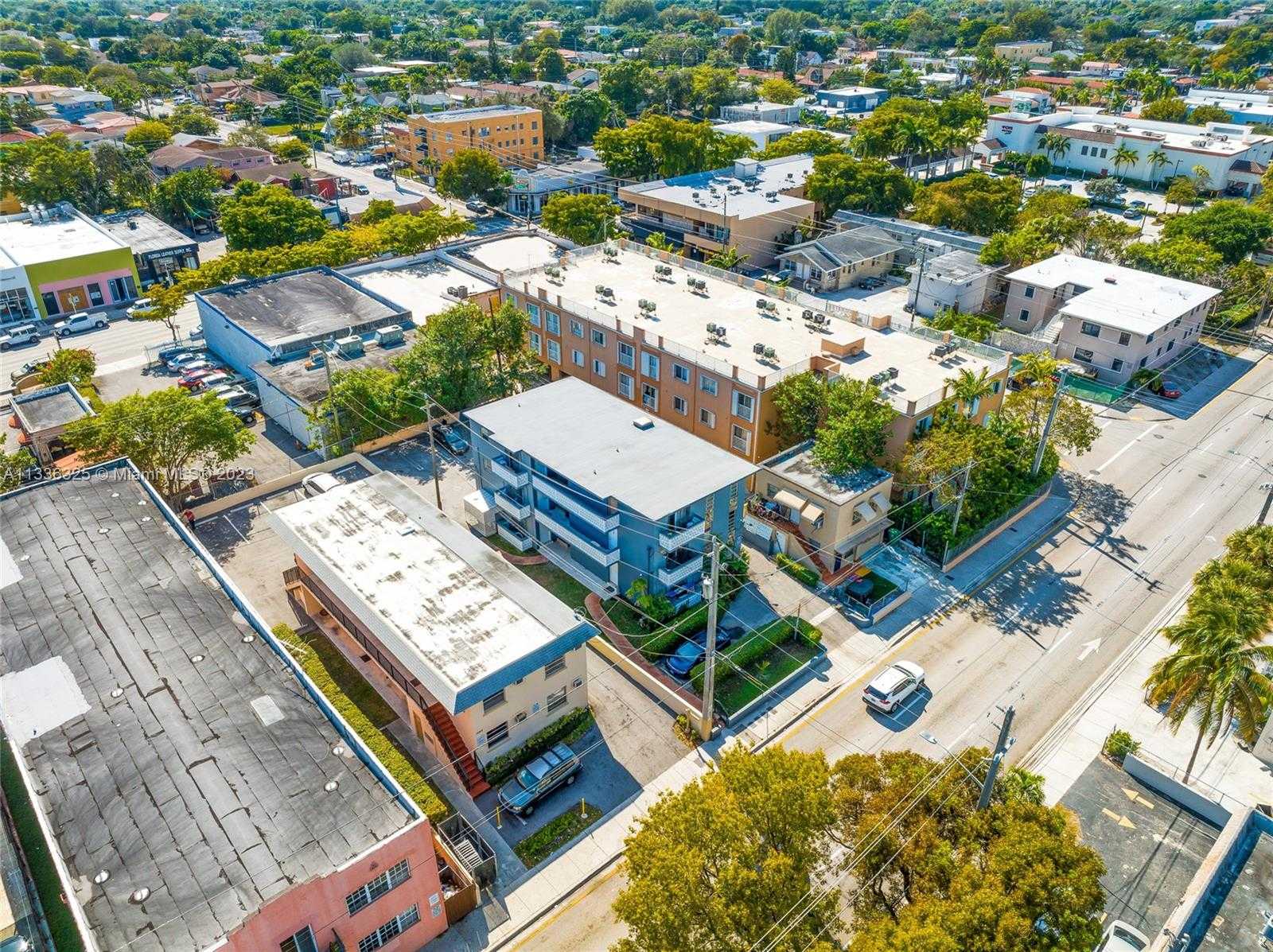 Small Image of 1050 SOUTH WEST 7TH ST, Miami Number 10