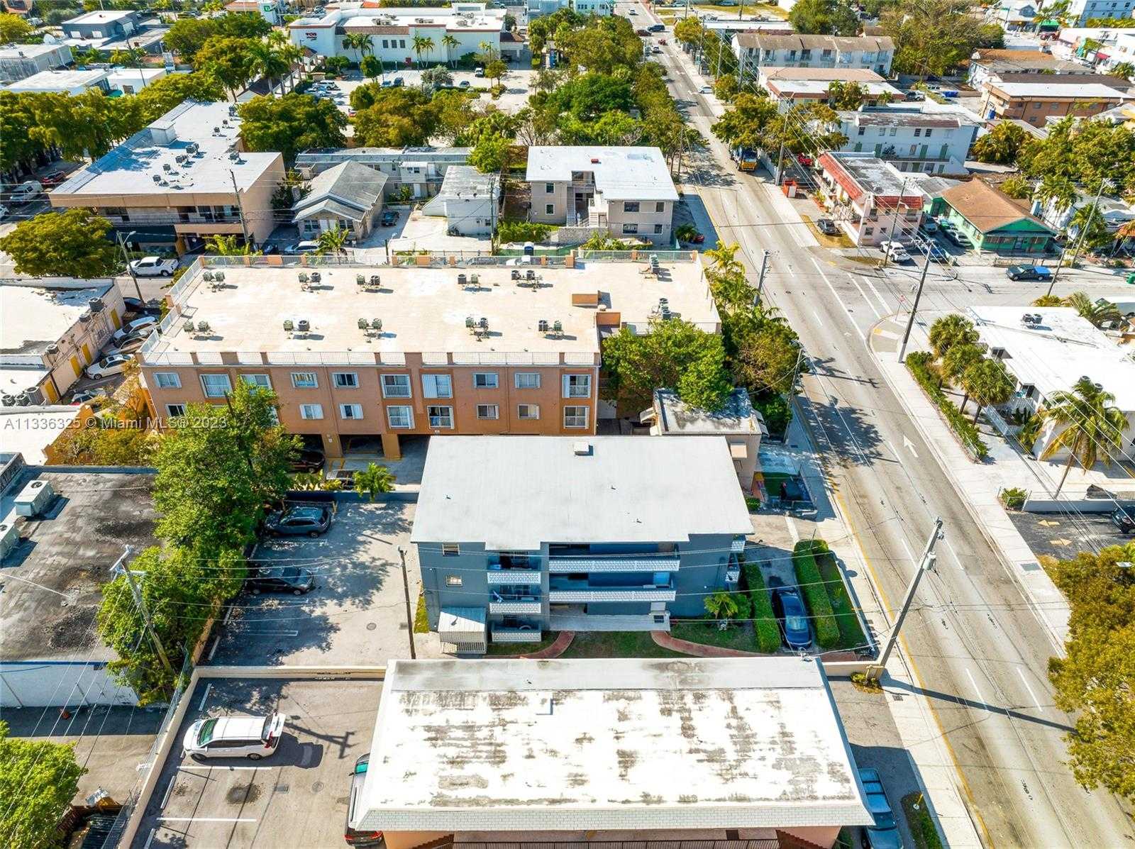 Small Image of 1050 SOUTH WEST 7TH ST, Miami Number 9