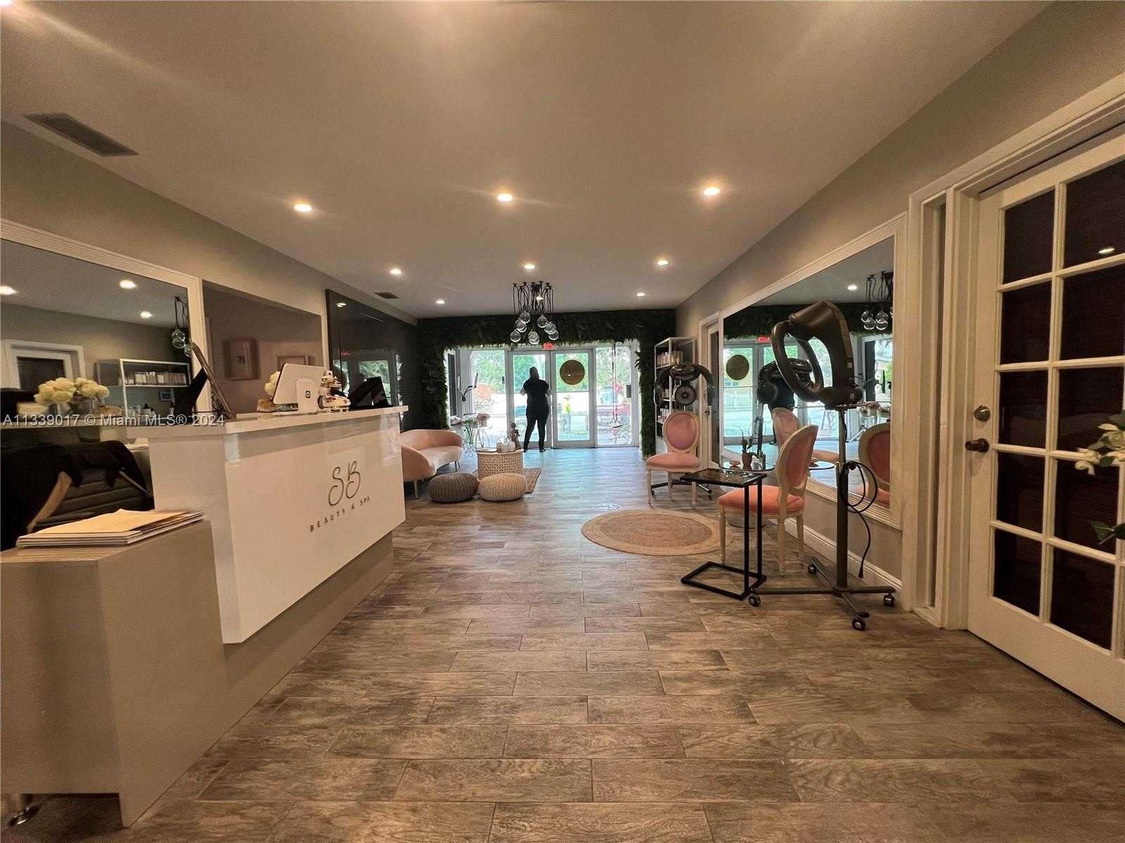 Small Image of 16921 NORTH EAST 6TH AVE, North Miami Beach Number 2